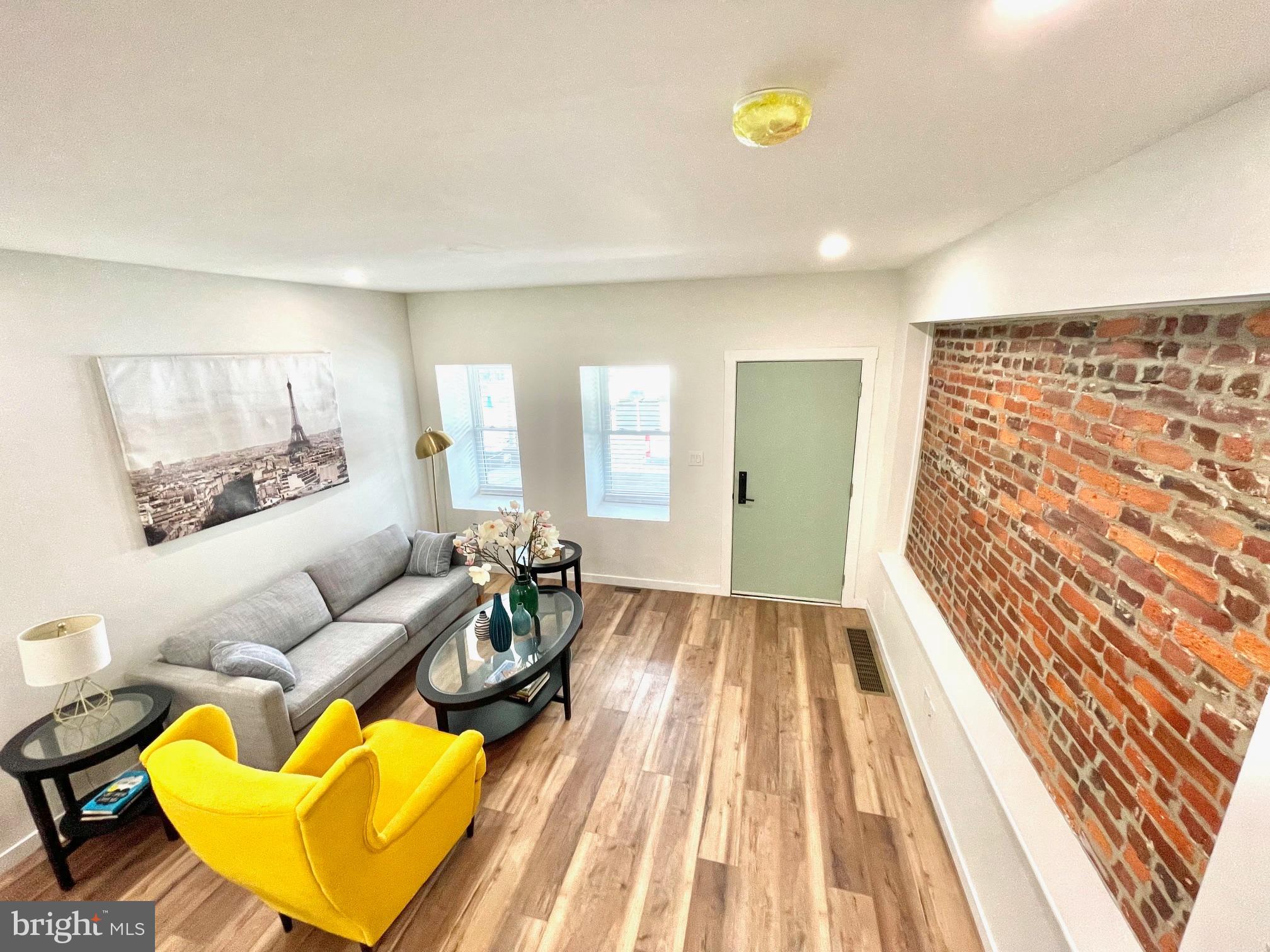UNIVERSITY CITY - Residential