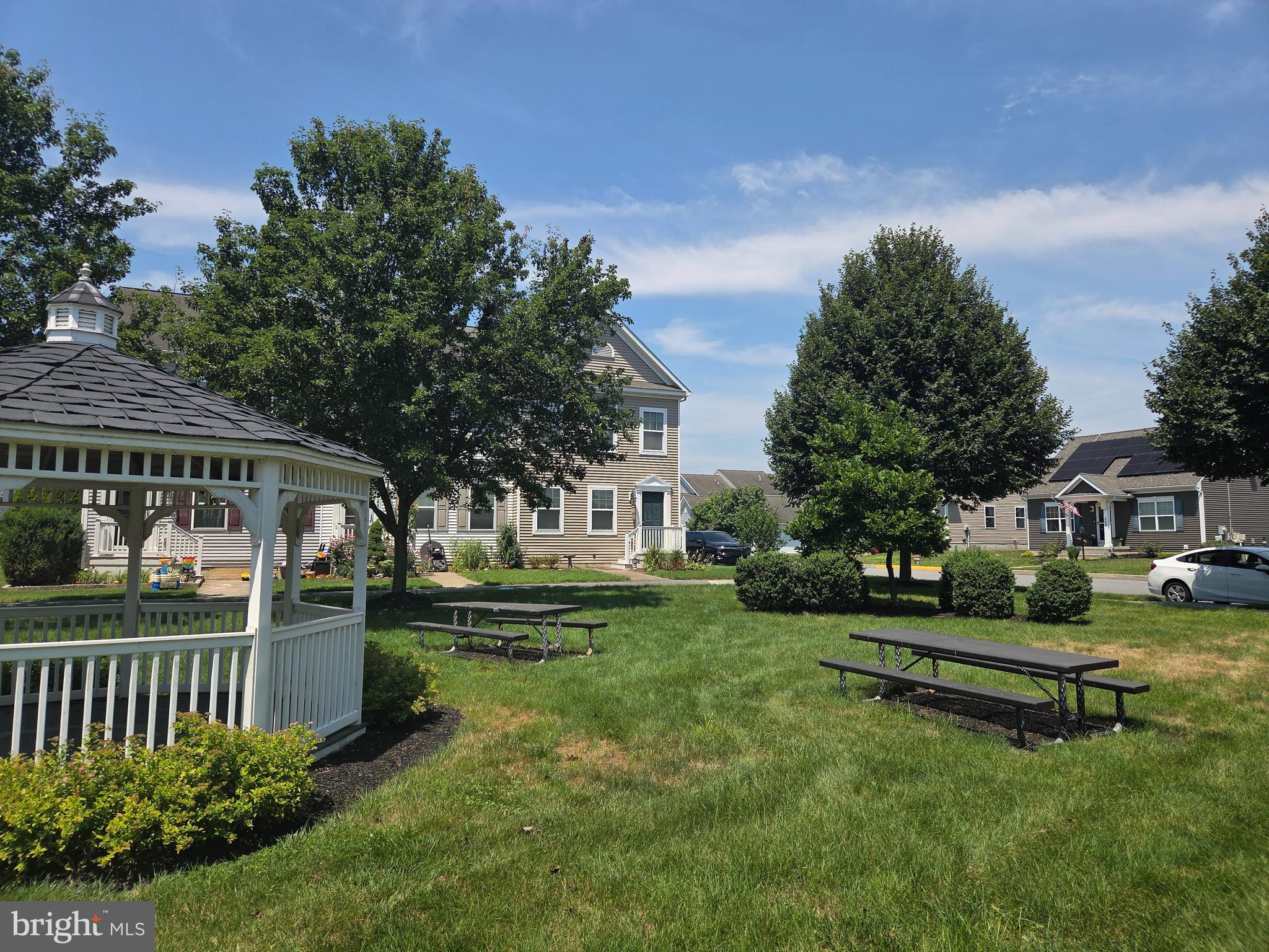 CASTLETON - Residential