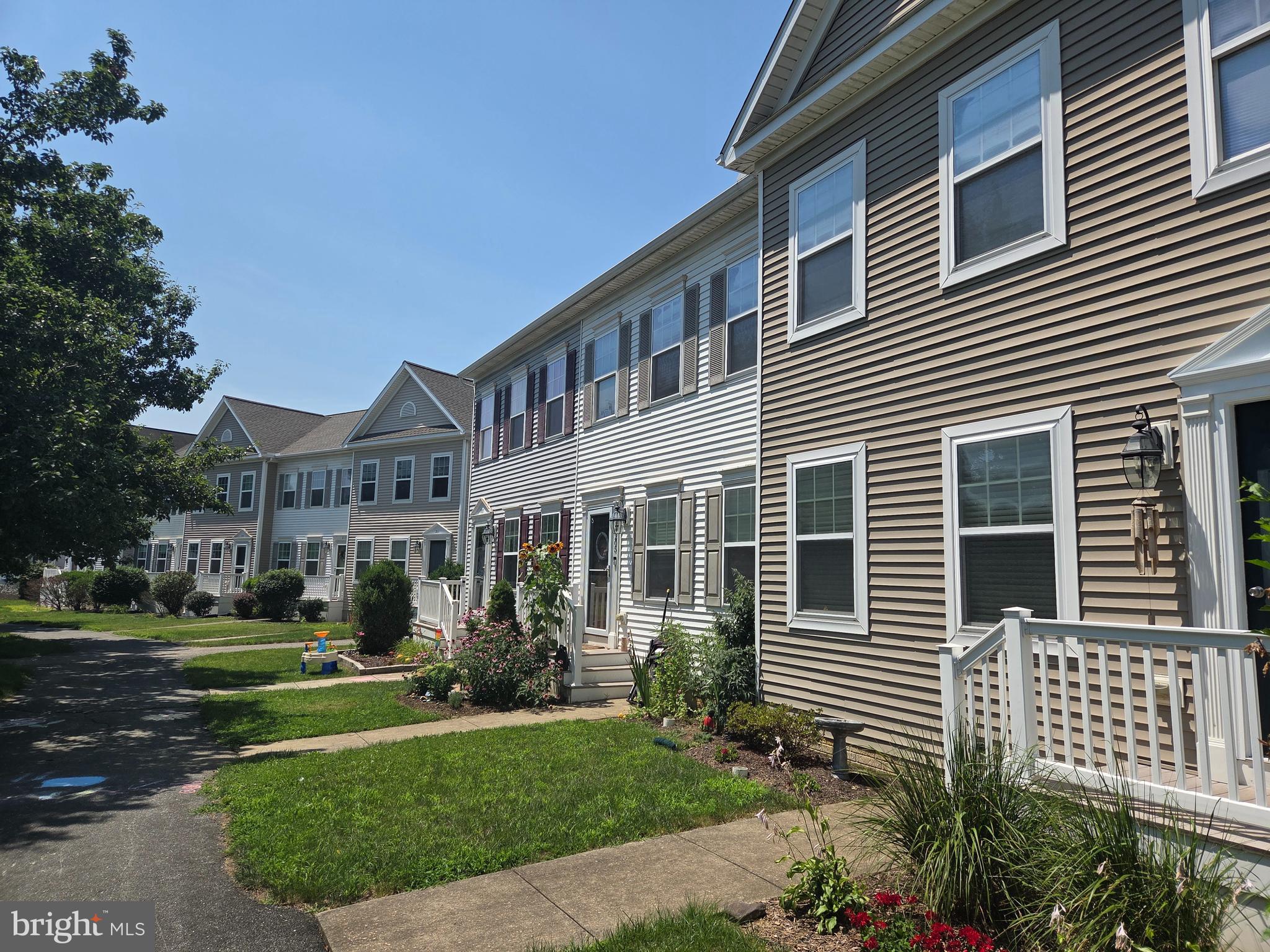 CASTLETON - Residential