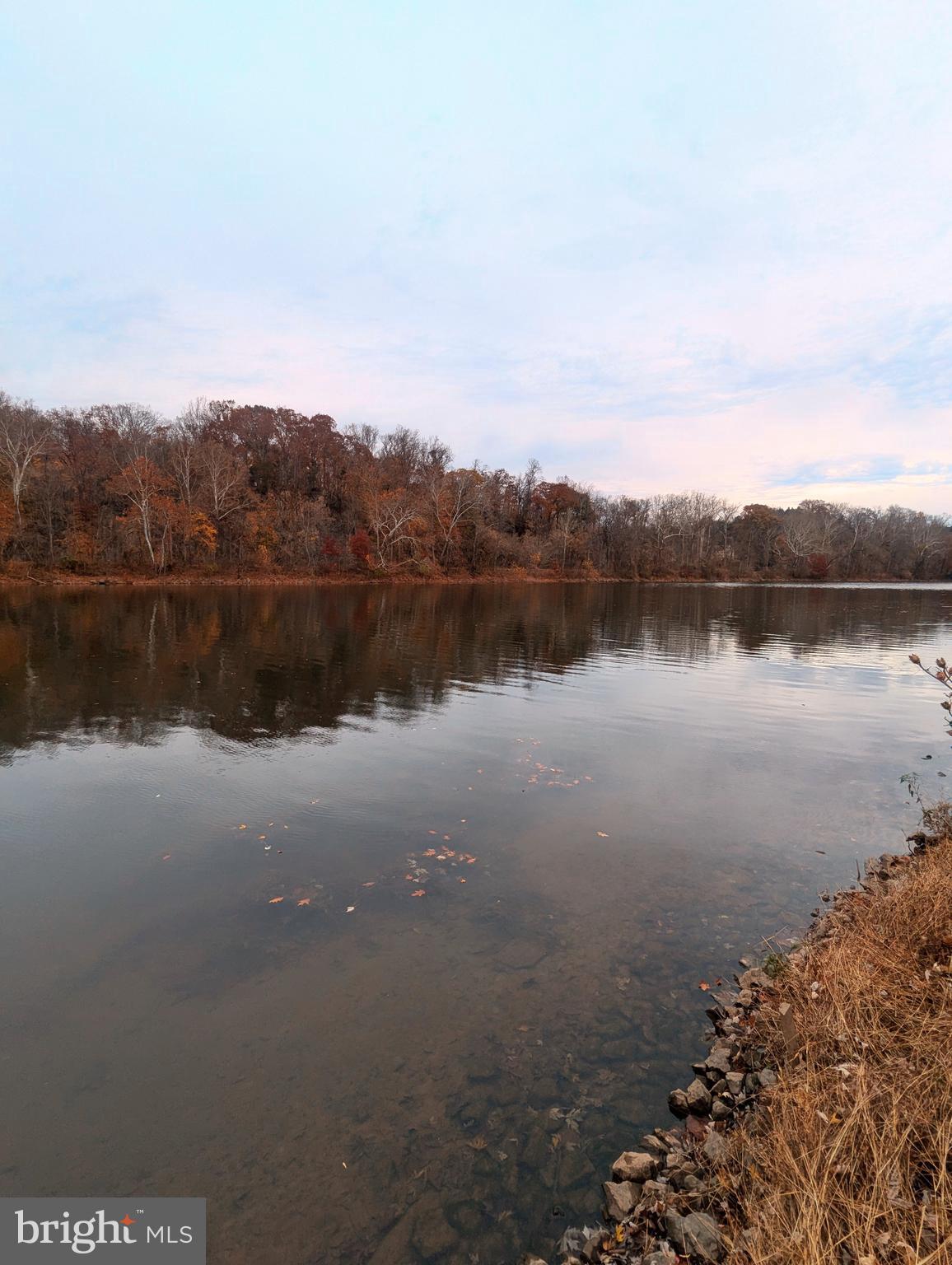 RIVER BEND - Land