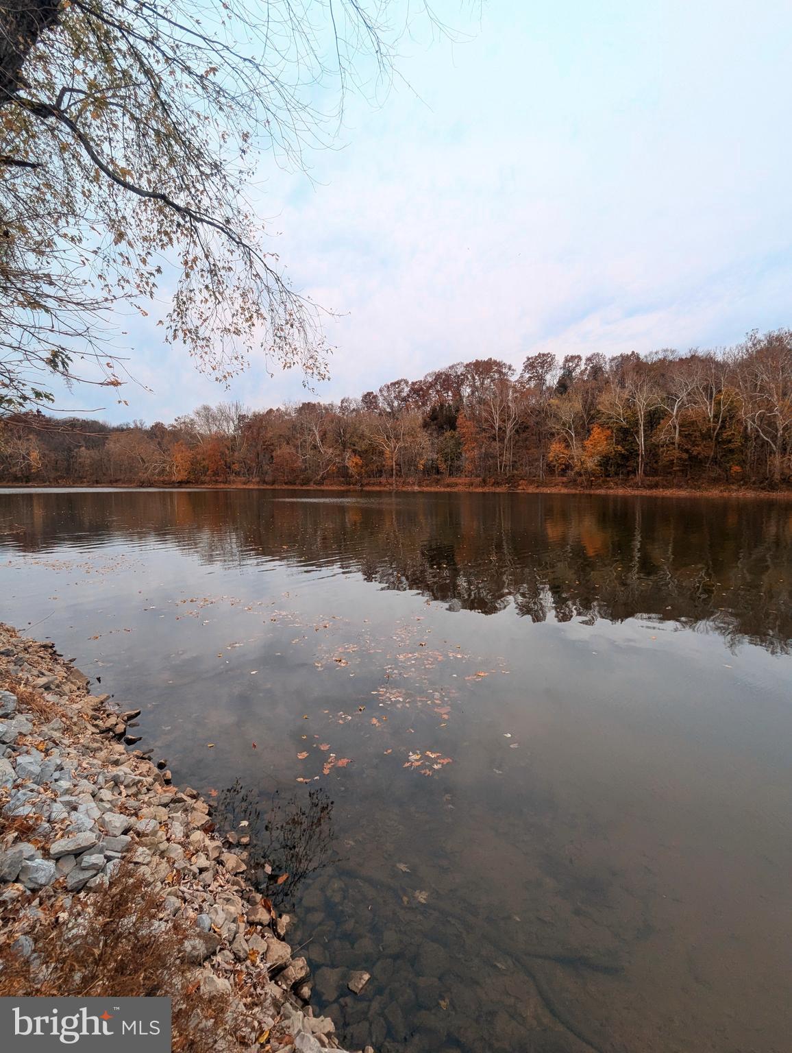 RIVER BEND - Land
