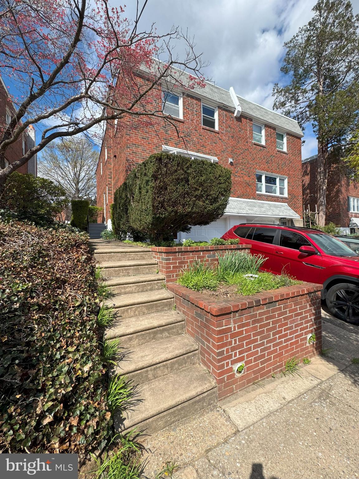 ROXBOROUGH - Residential