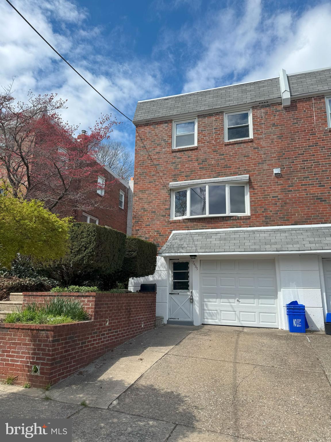ROXBOROUGH - Residential