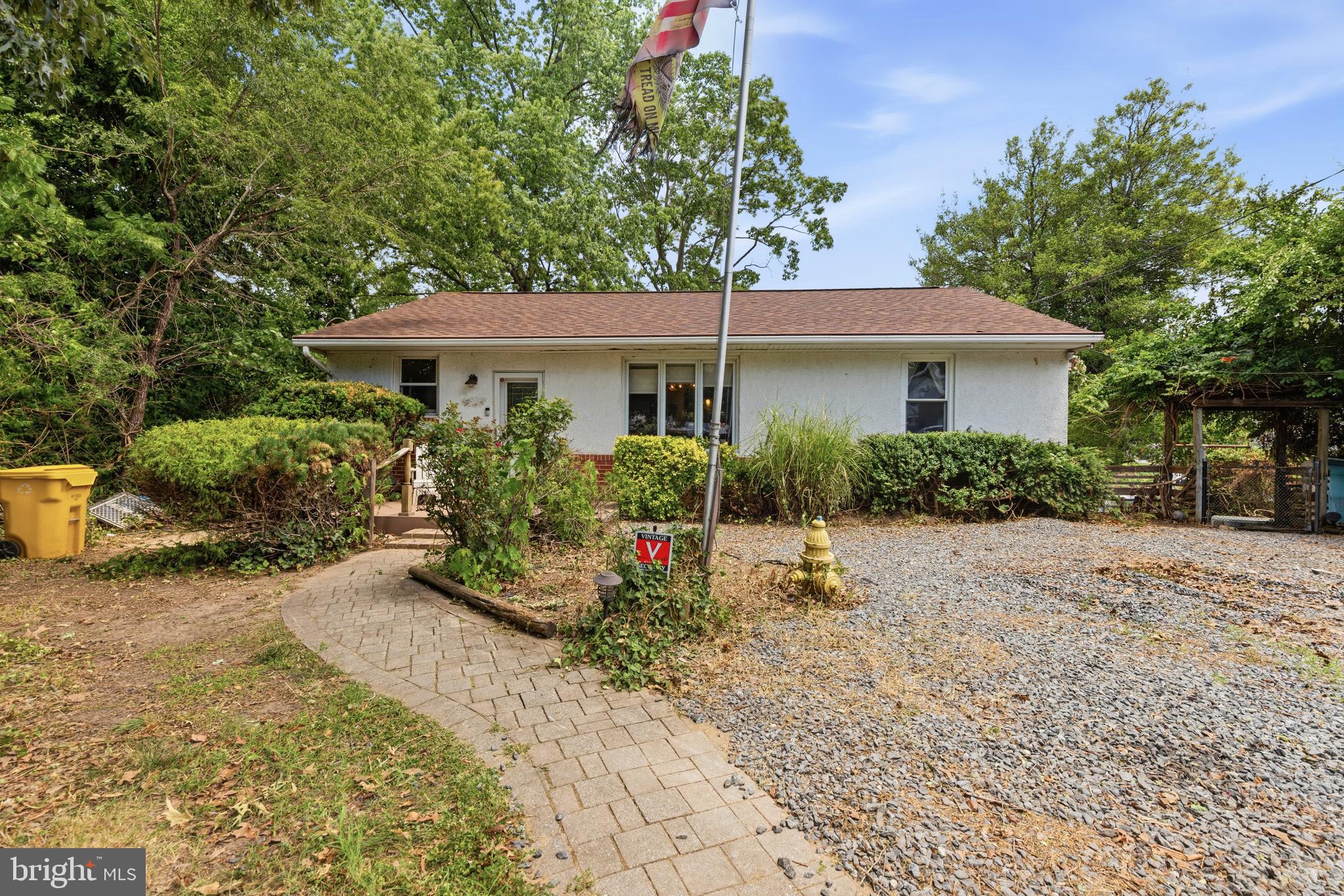LAUREL ACRES - Residential