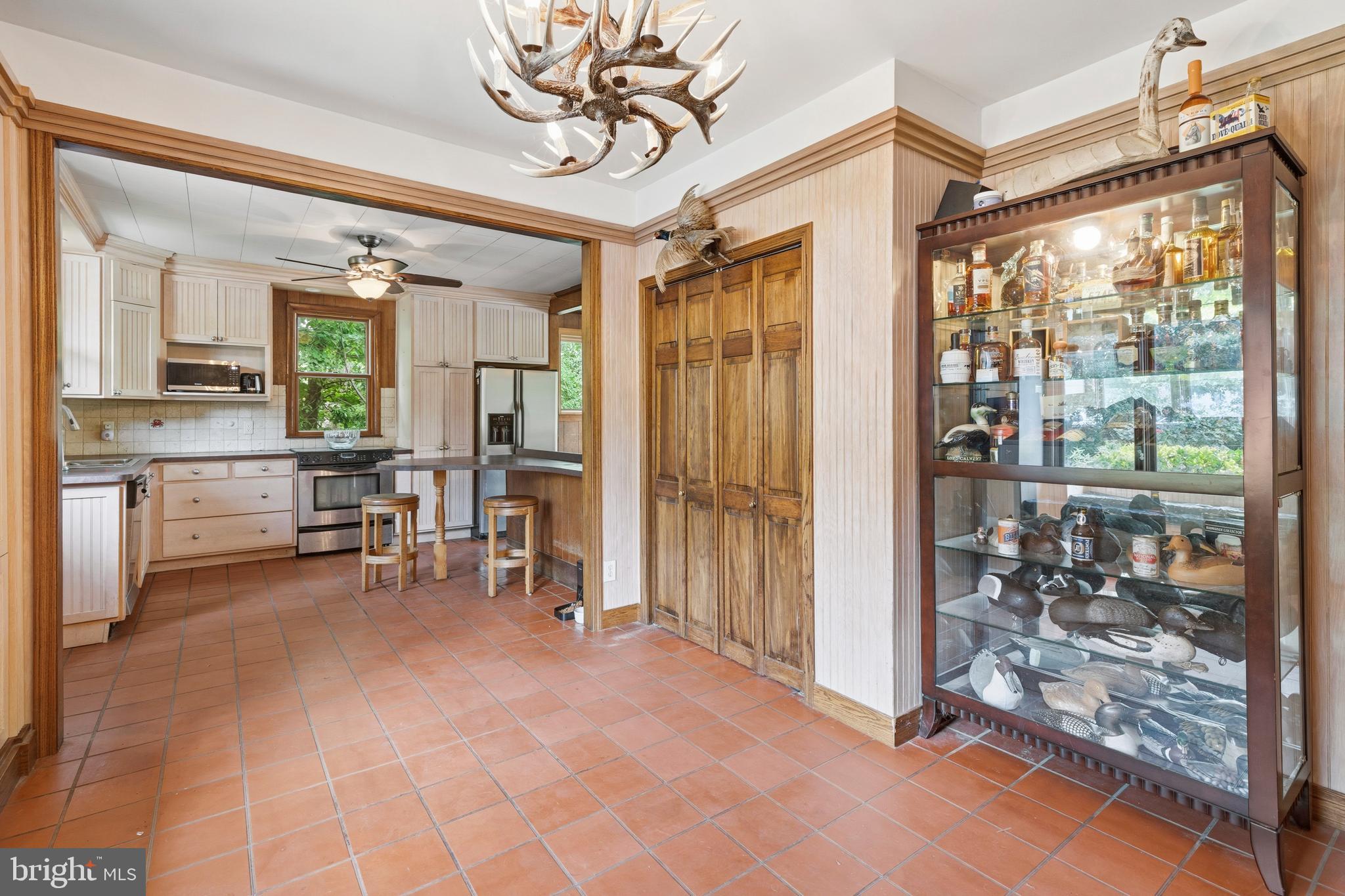 LAUREL ACRES - Residential