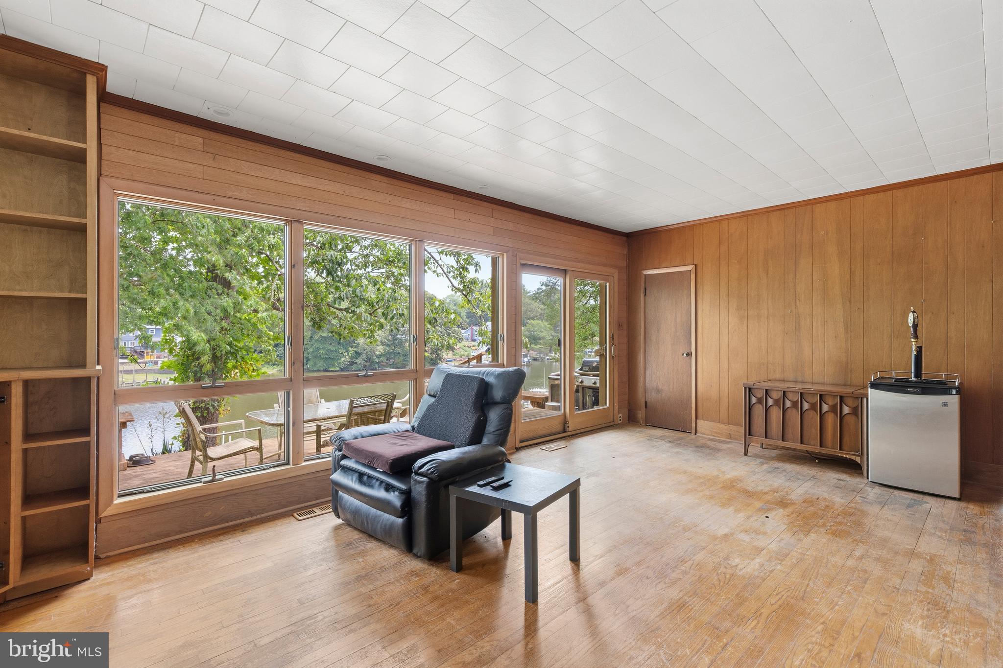 LAUREL ACRES - Residential