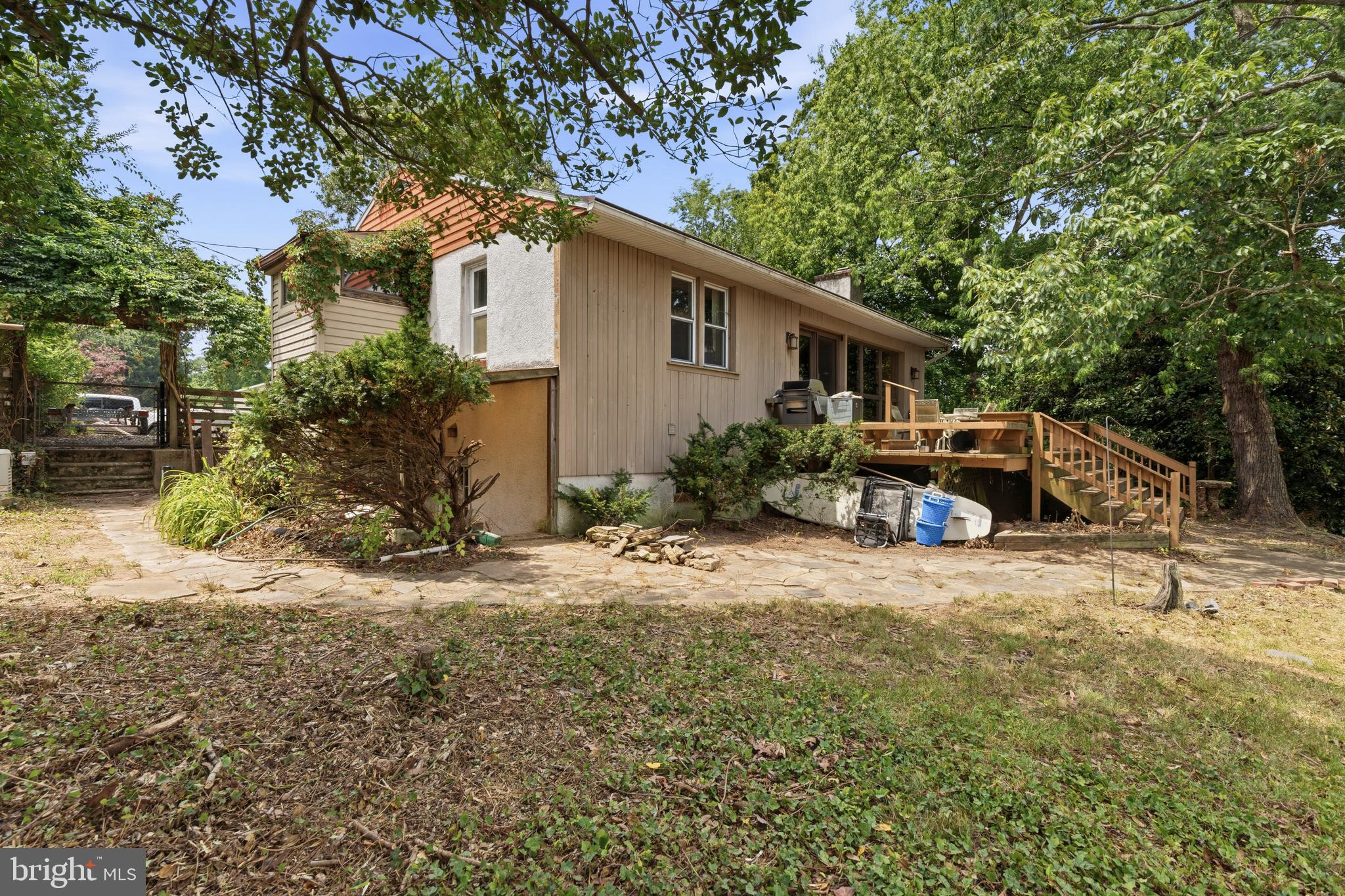 LAUREL ACRES - Residential
