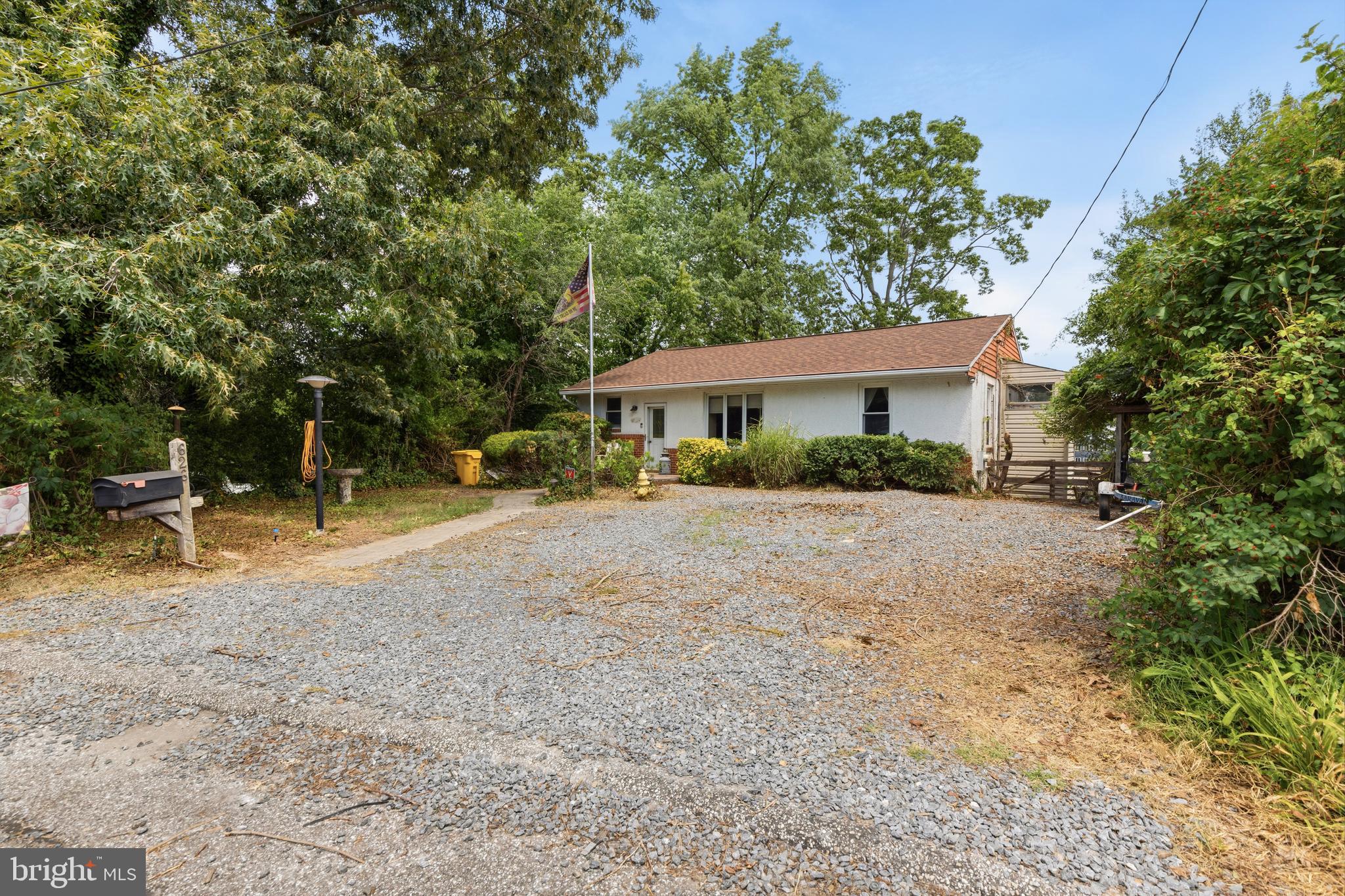 LAUREL ACRES - Residential