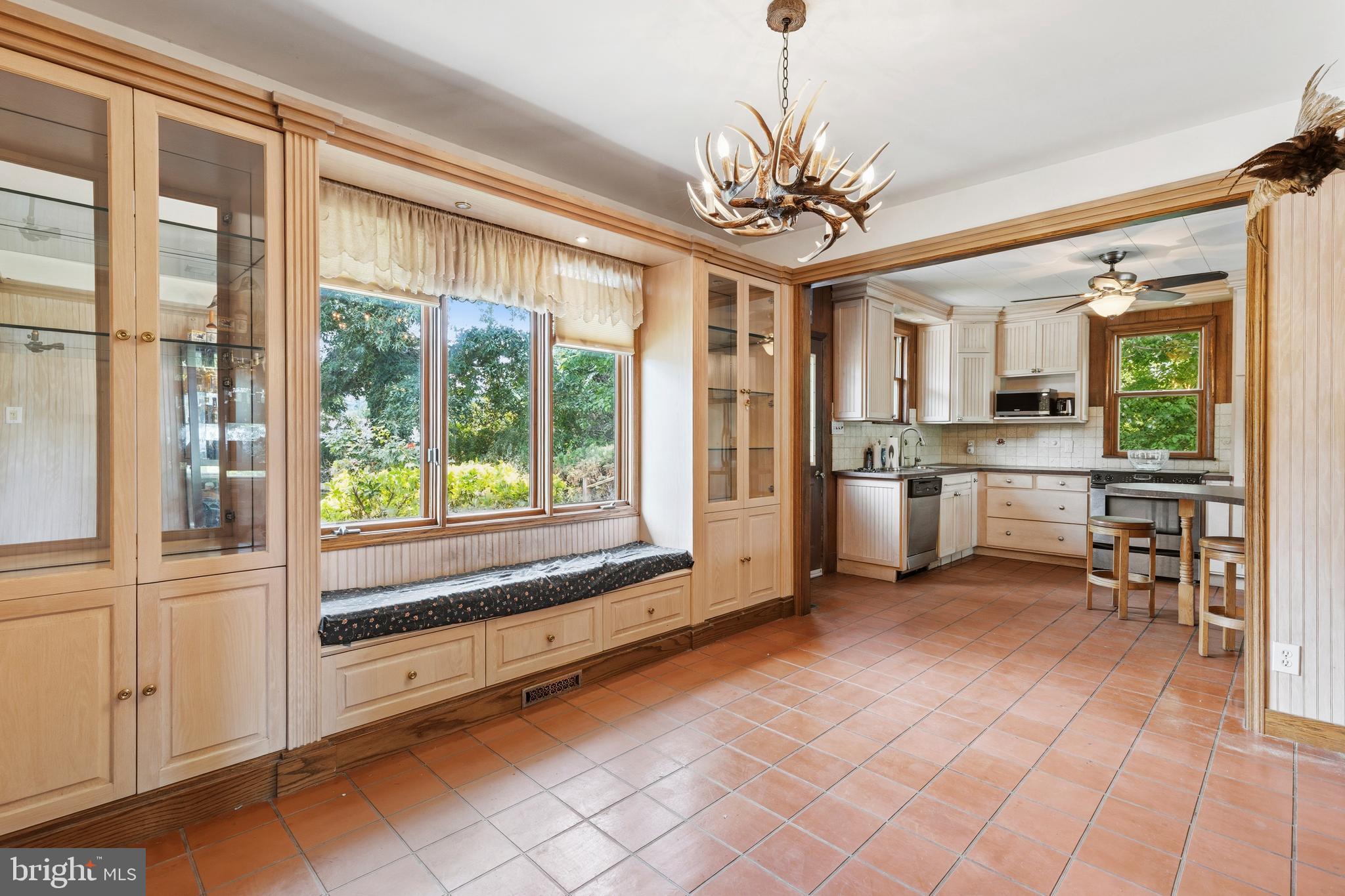 LAUREL ACRES - Residential