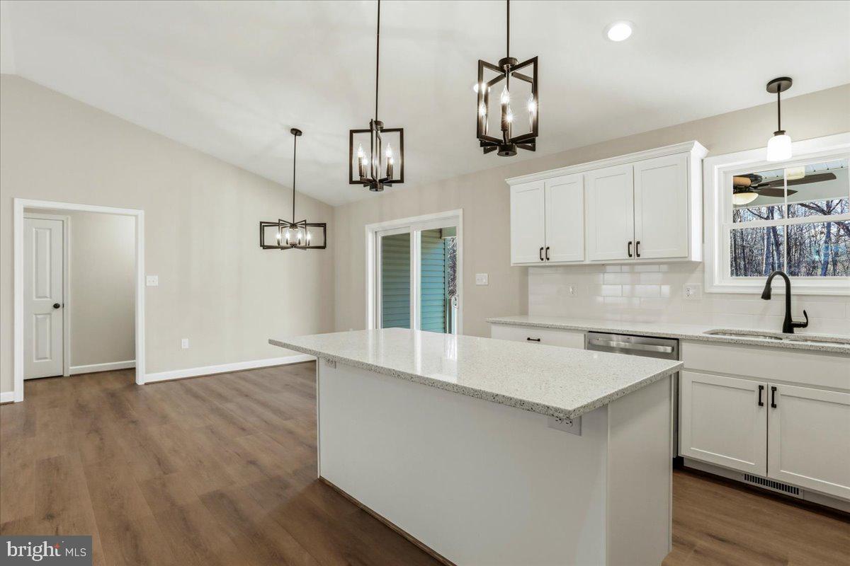 ROYAL VIEW ESTATES - Residential