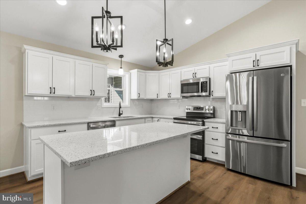 ROYAL VIEW ESTATES - Residential