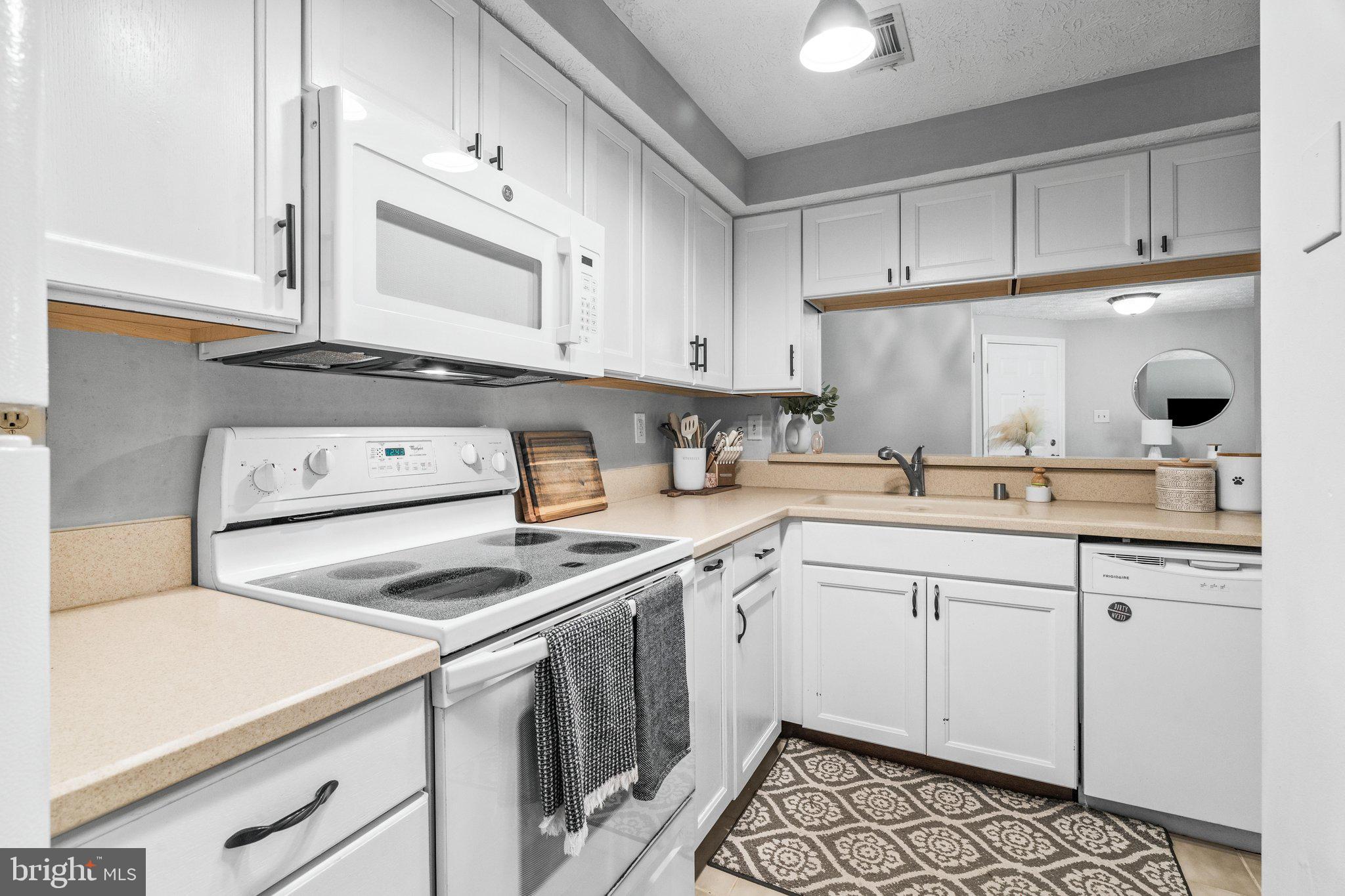 FREDERICKTOWNE VILLAGE - Residential