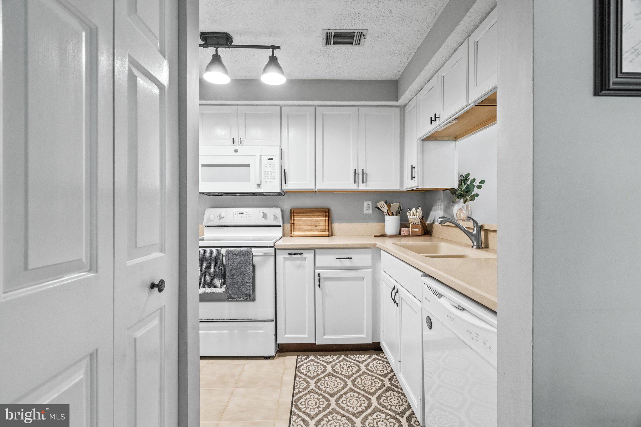 FREDERICKTOWNE VILLAGE - Residential