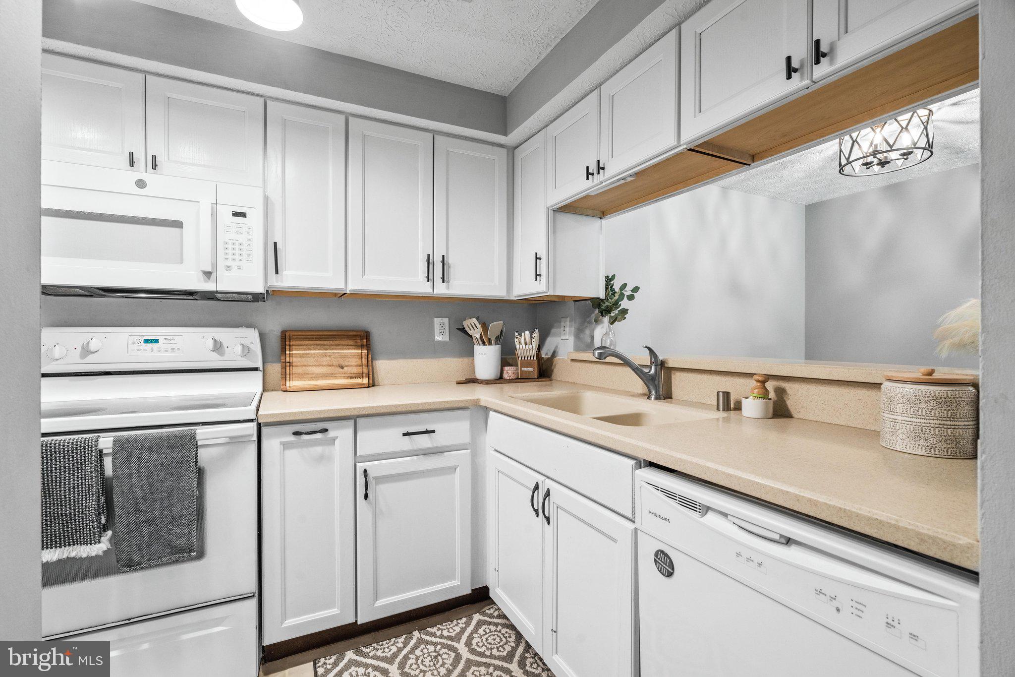 FREDERICKTOWNE VILLAGE - Residential