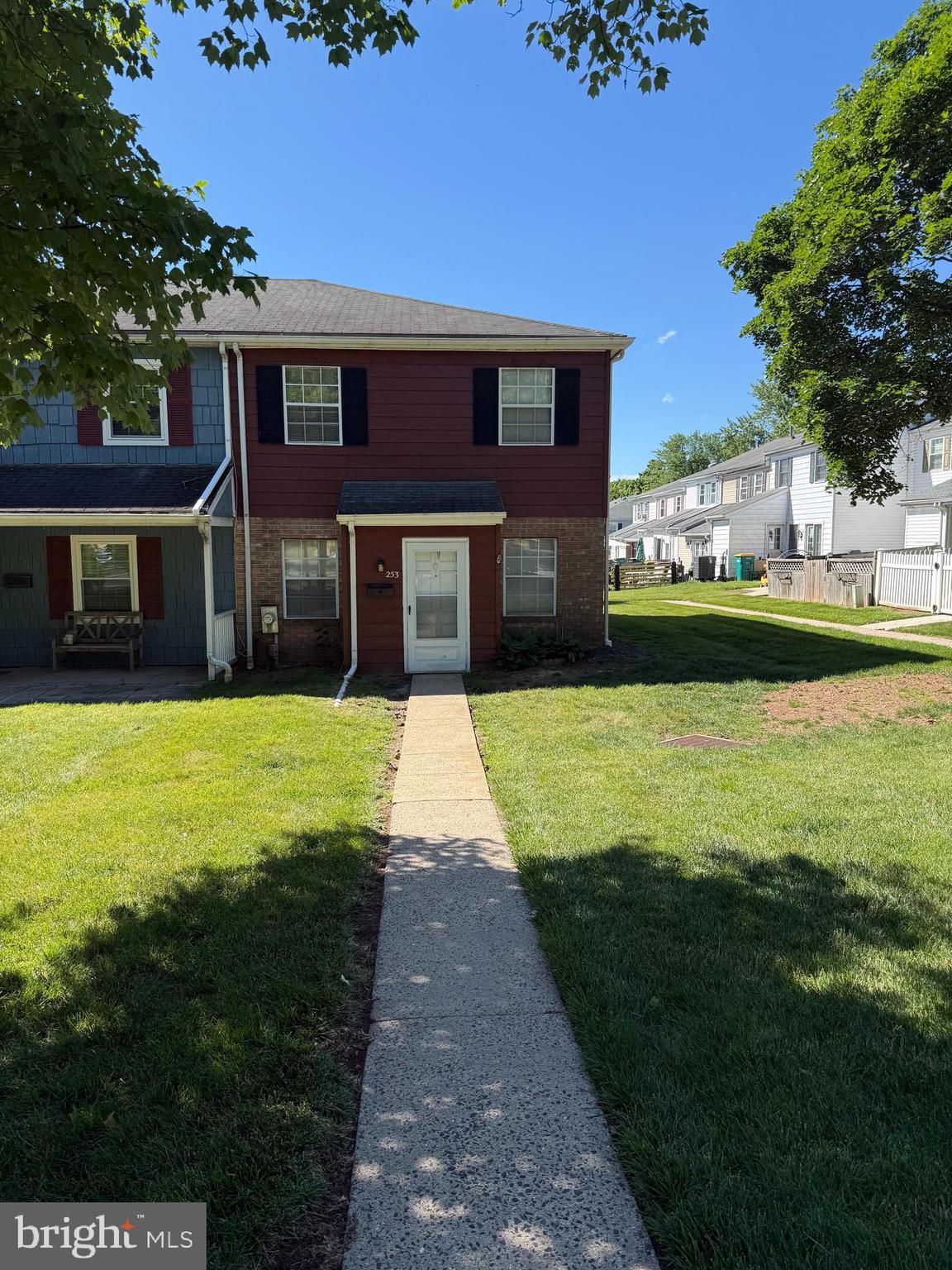 MAPLE HILL - Residential