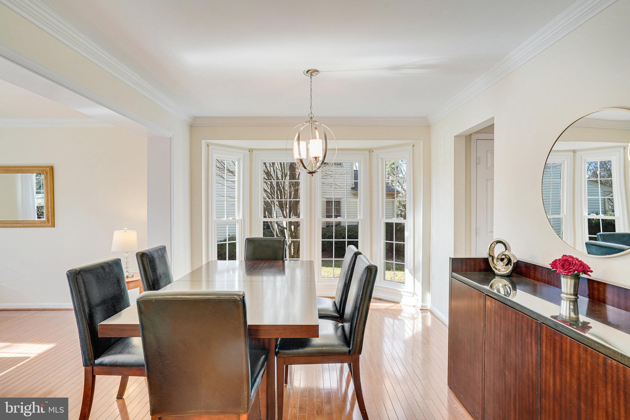 FOUR SEASONS - Residential