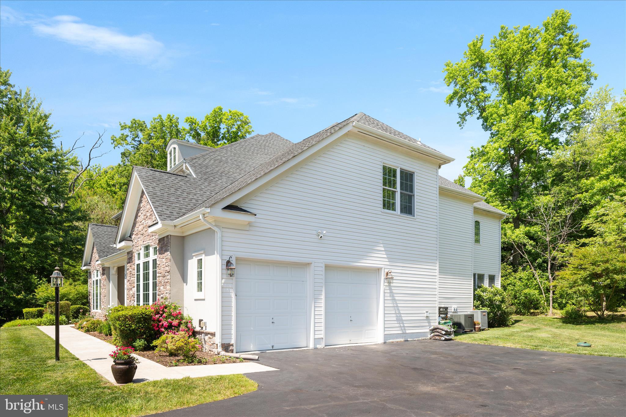 LAUREL OVERLOOK - Residential