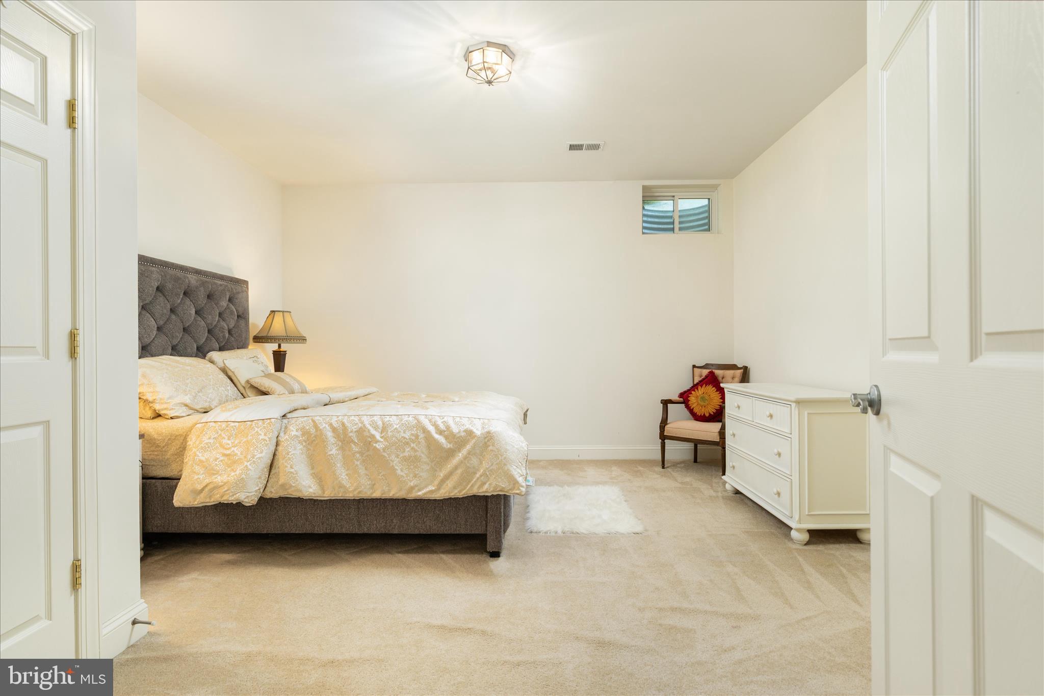 LAUREL OVERLOOK - Residential