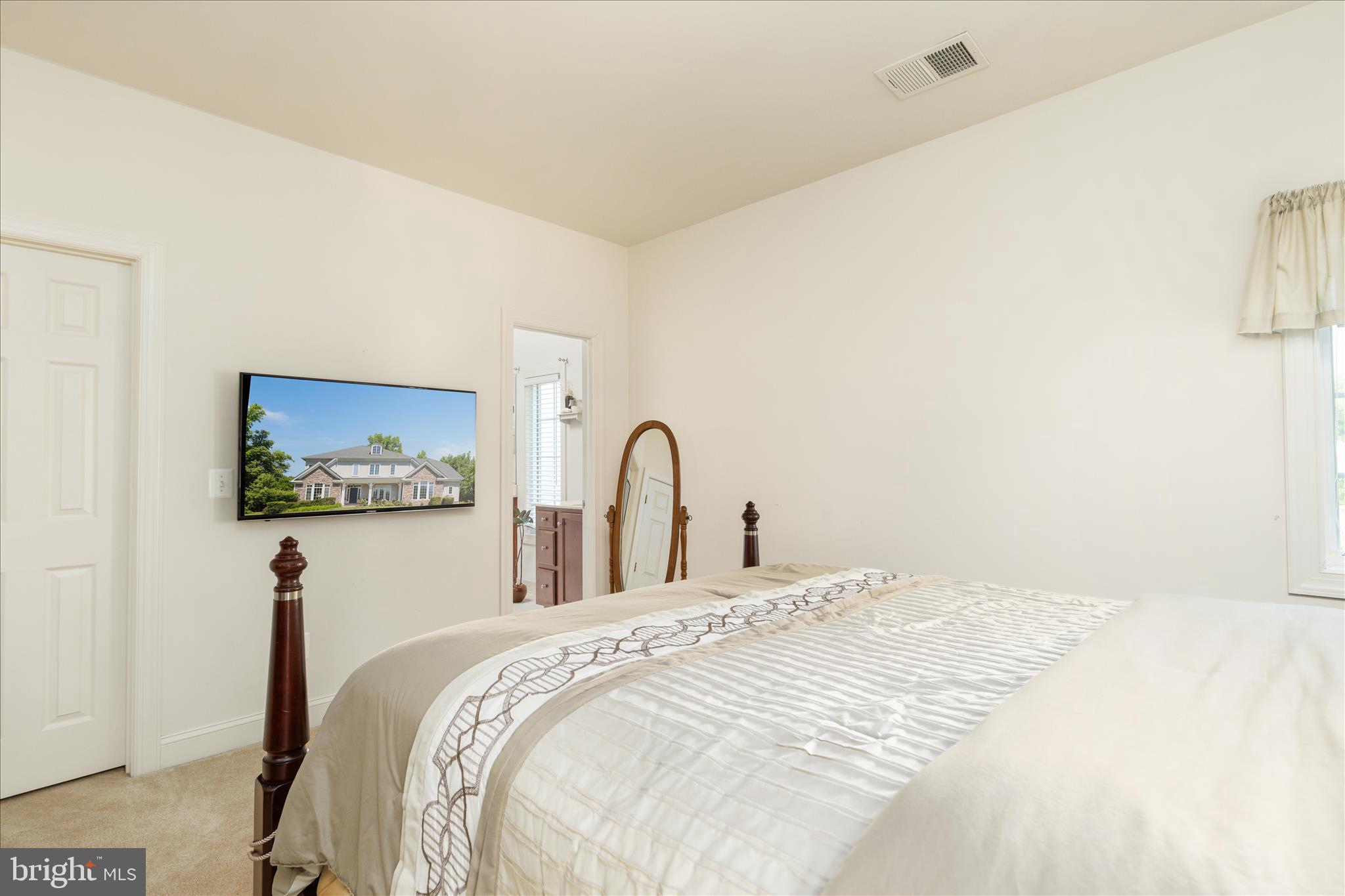 LAUREL OVERLOOK - Residential