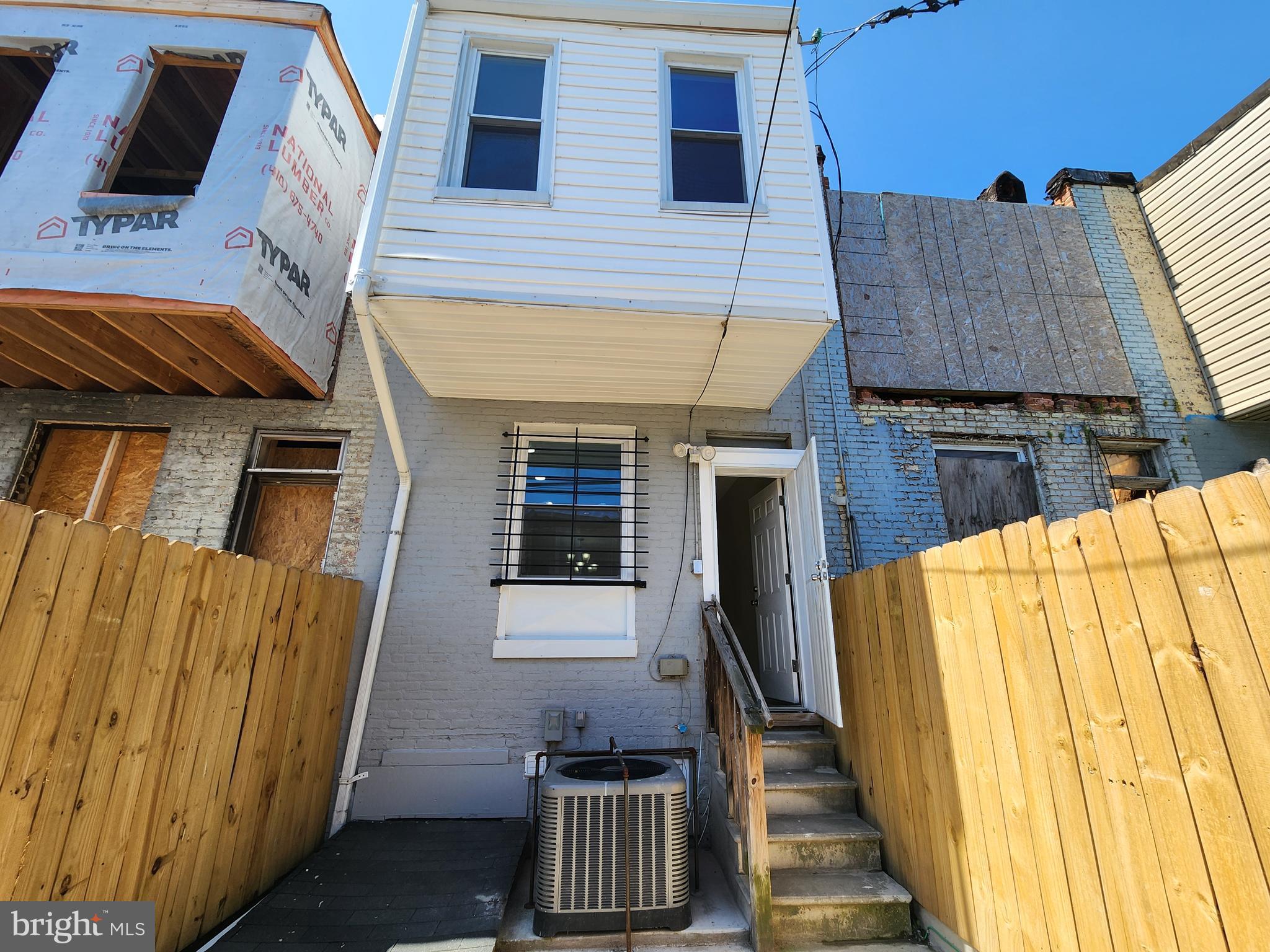 EAST SIDE - Residential