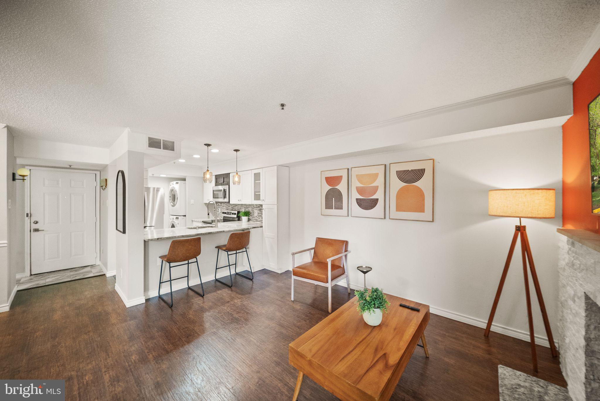FOUNTAINS AT MCLEAN - Residential