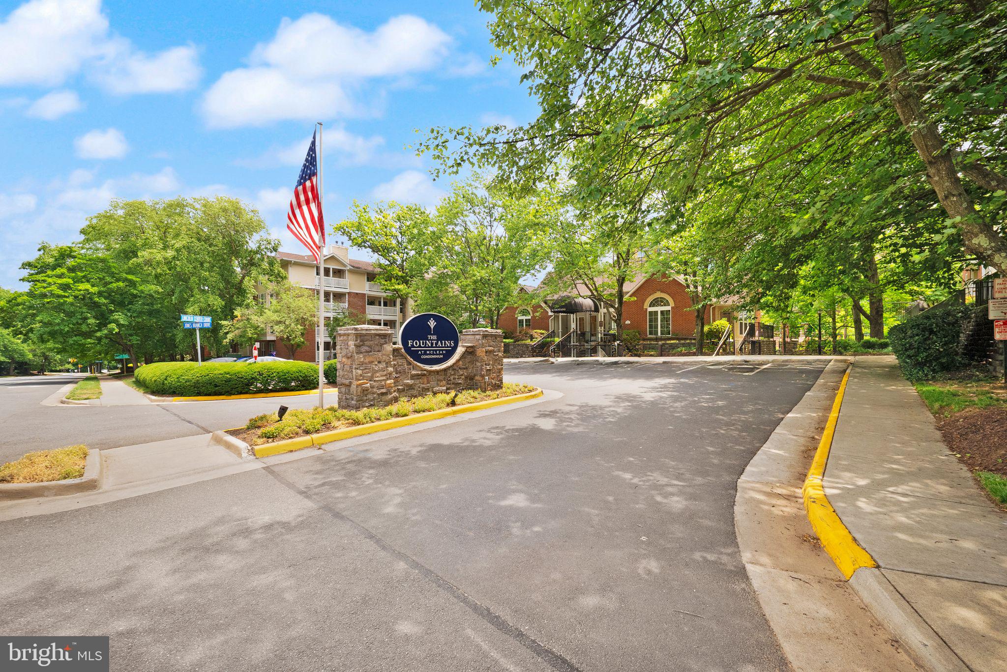 FOUNTAINS AT MCLEAN - Residential