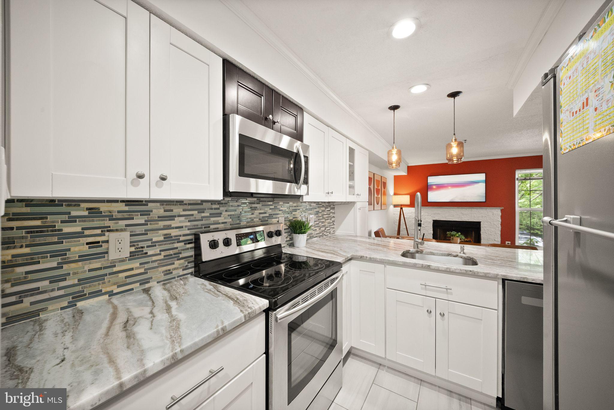 FOUNTAINS AT MCLEAN - Residential
