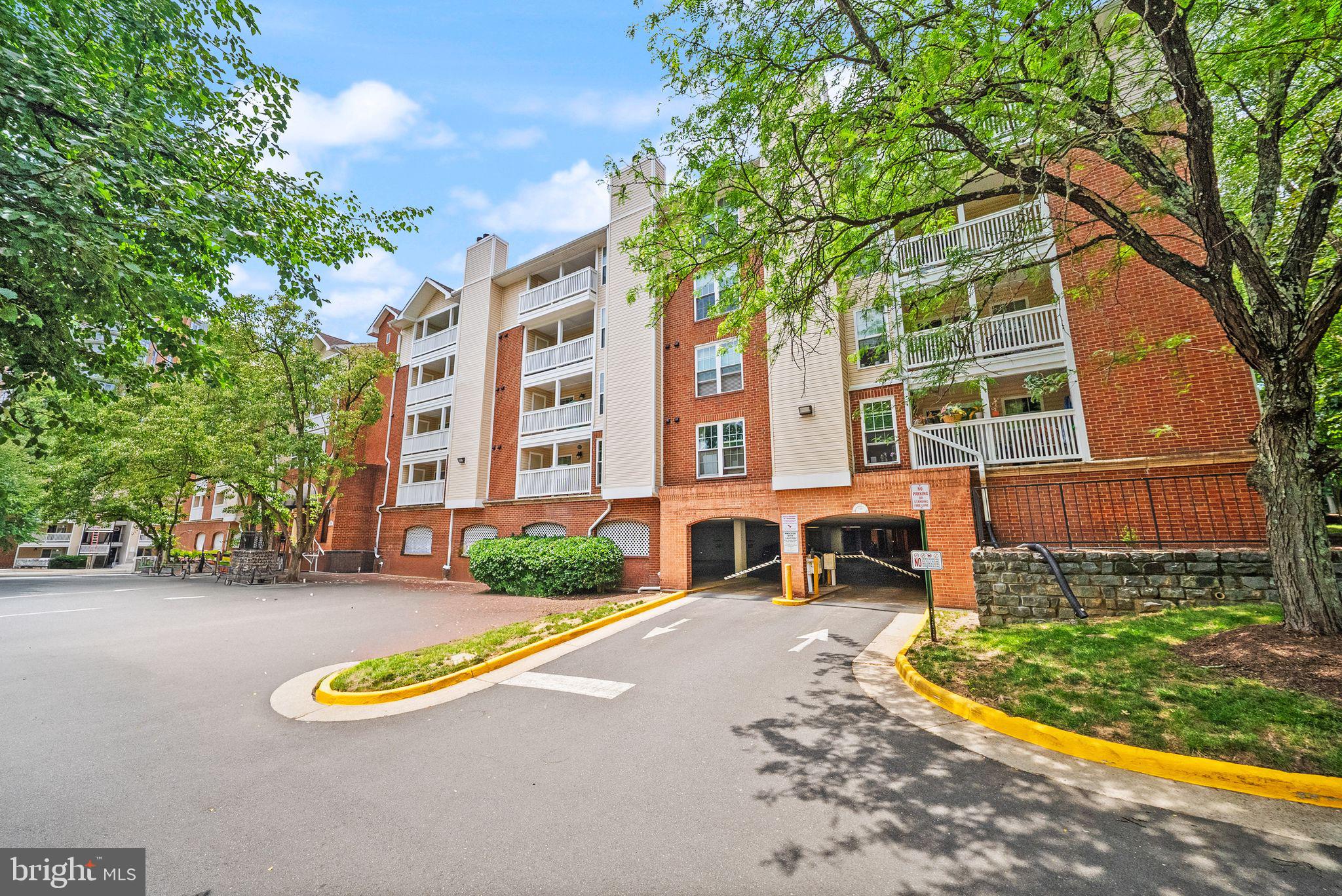 FOUNTAINS AT MCLEAN - Residential