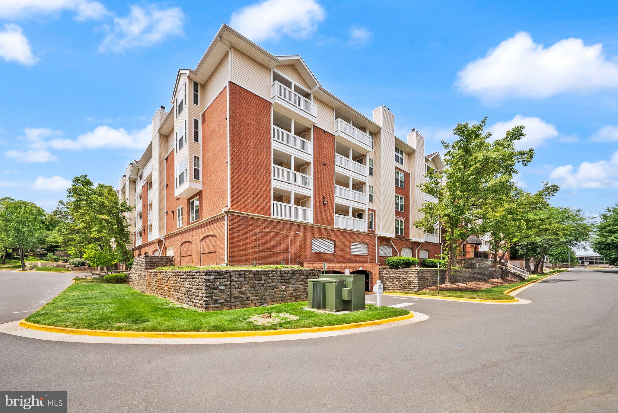 FOUNTAINS AT MCLEAN - Residential