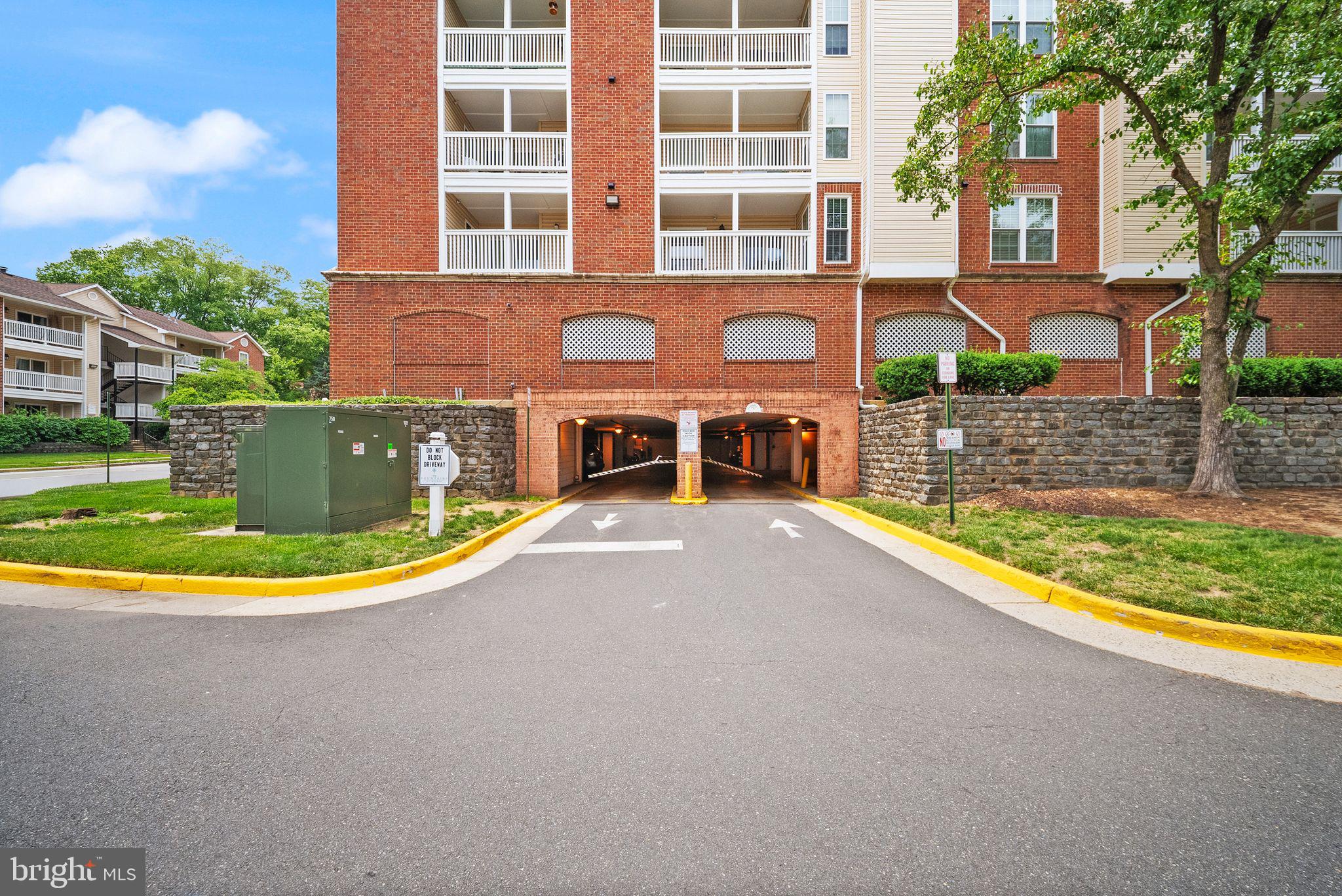 FOUNTAINS AT MCLEAN - Residential