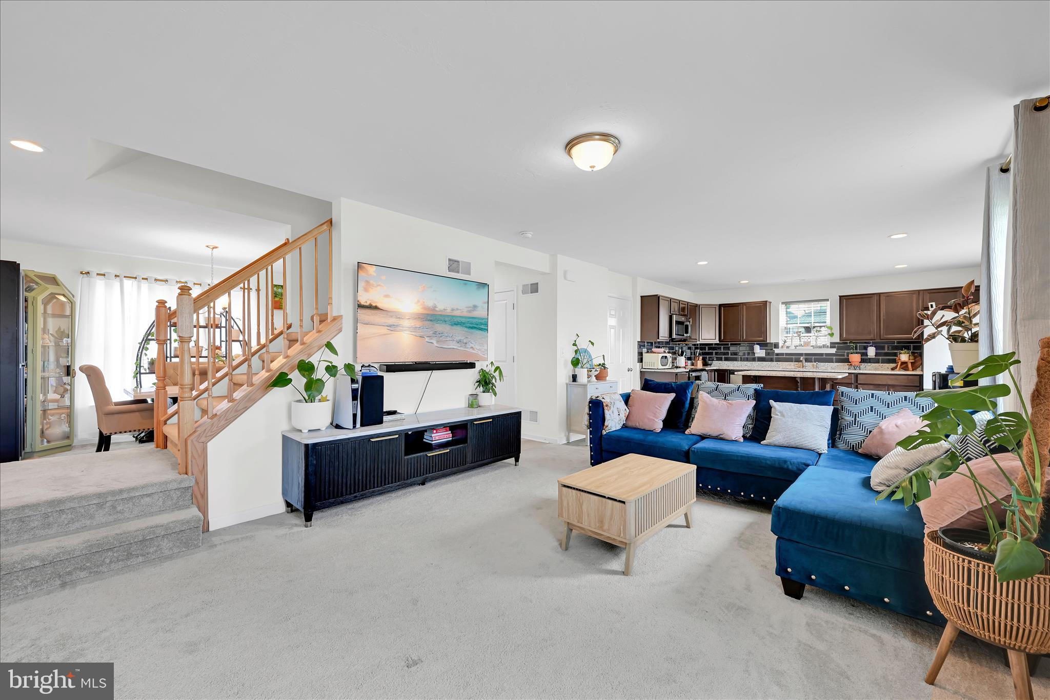 KINGS COURT AT BROWNSTONE - Residential