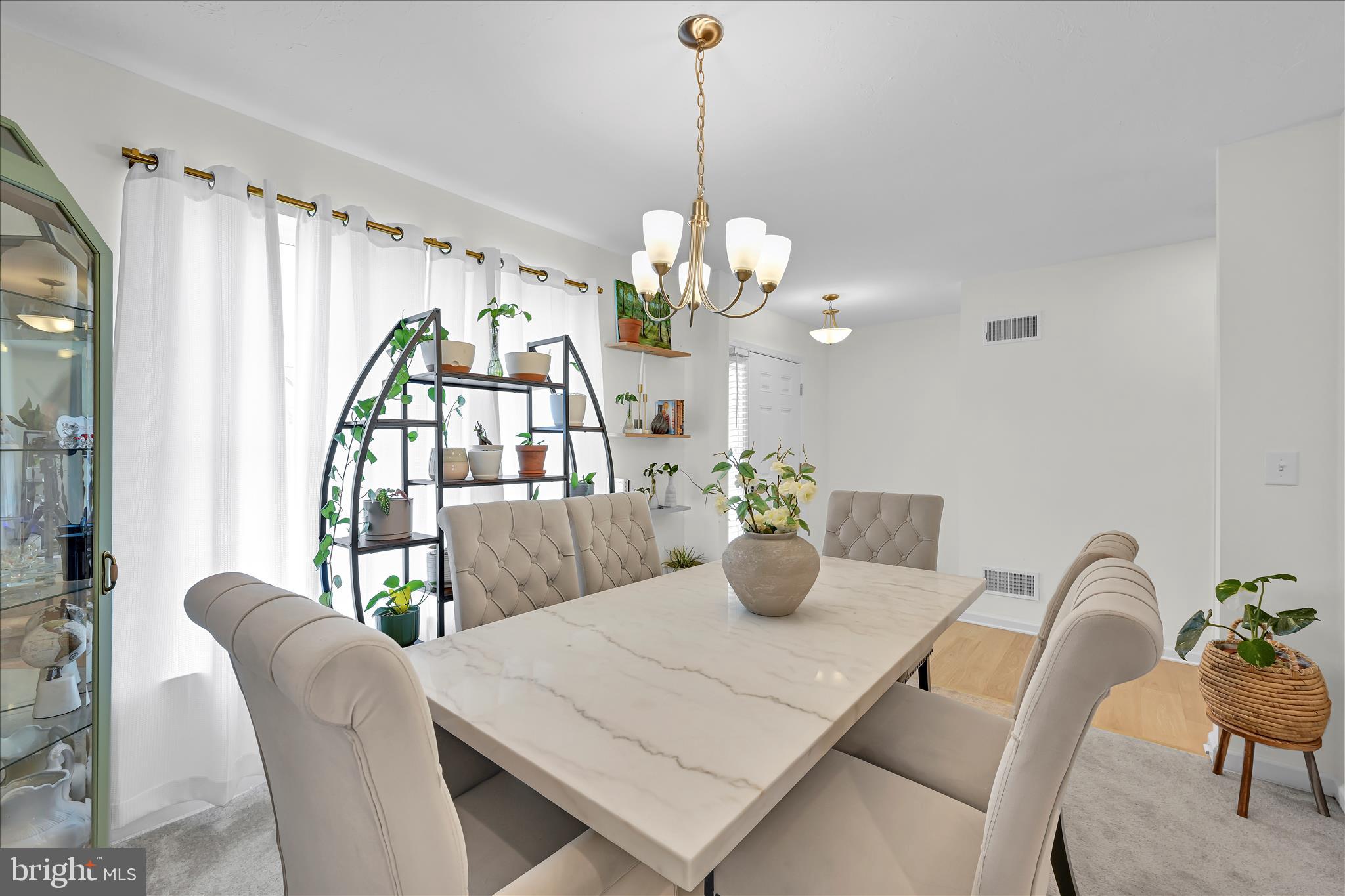 KINGS COURT AT BROWNSTONE - Residential