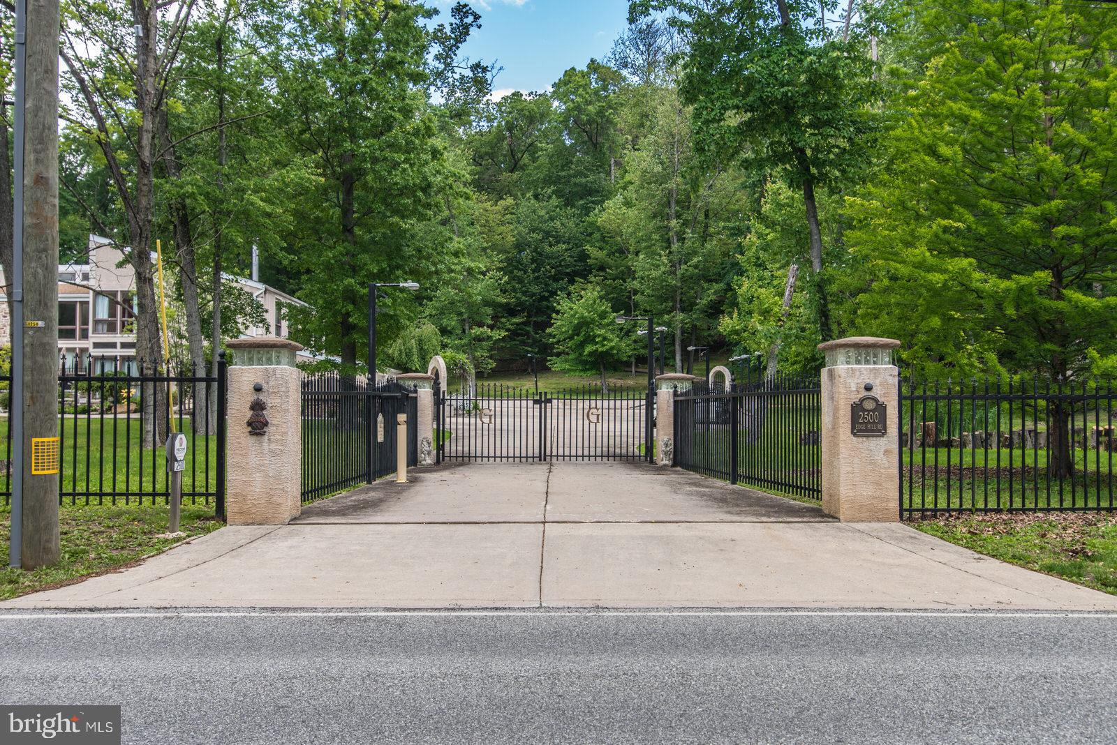 HUNTINGDON VALLEY - Residential