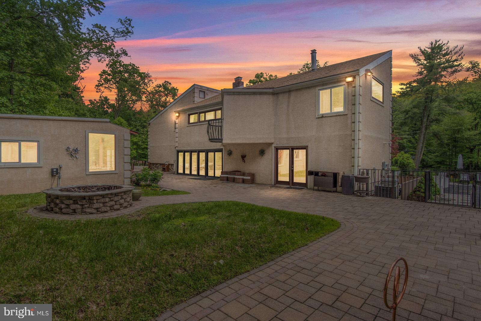 HUNTINGDON VALLEY - Residential