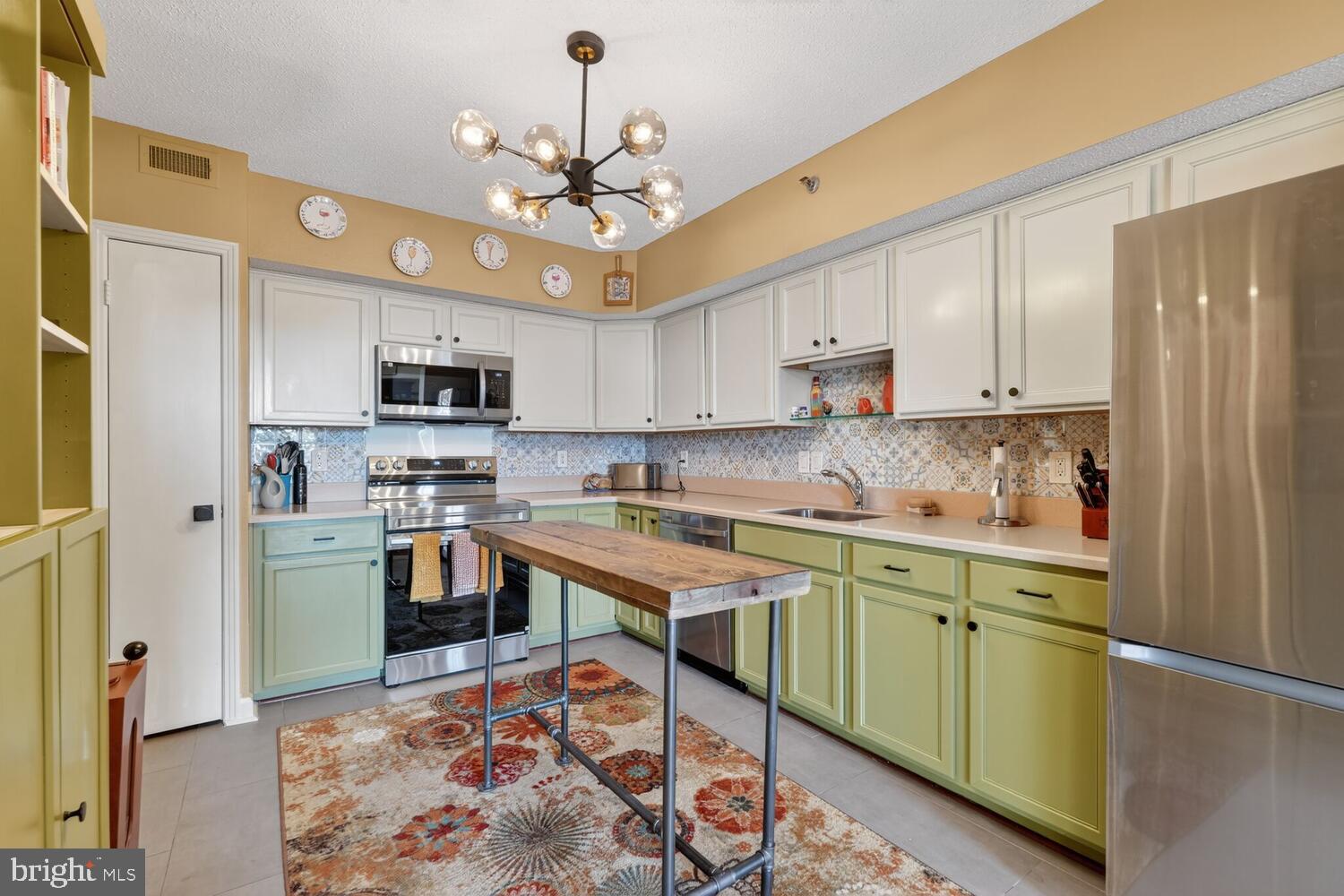 BARKLEY CONDO - Residential