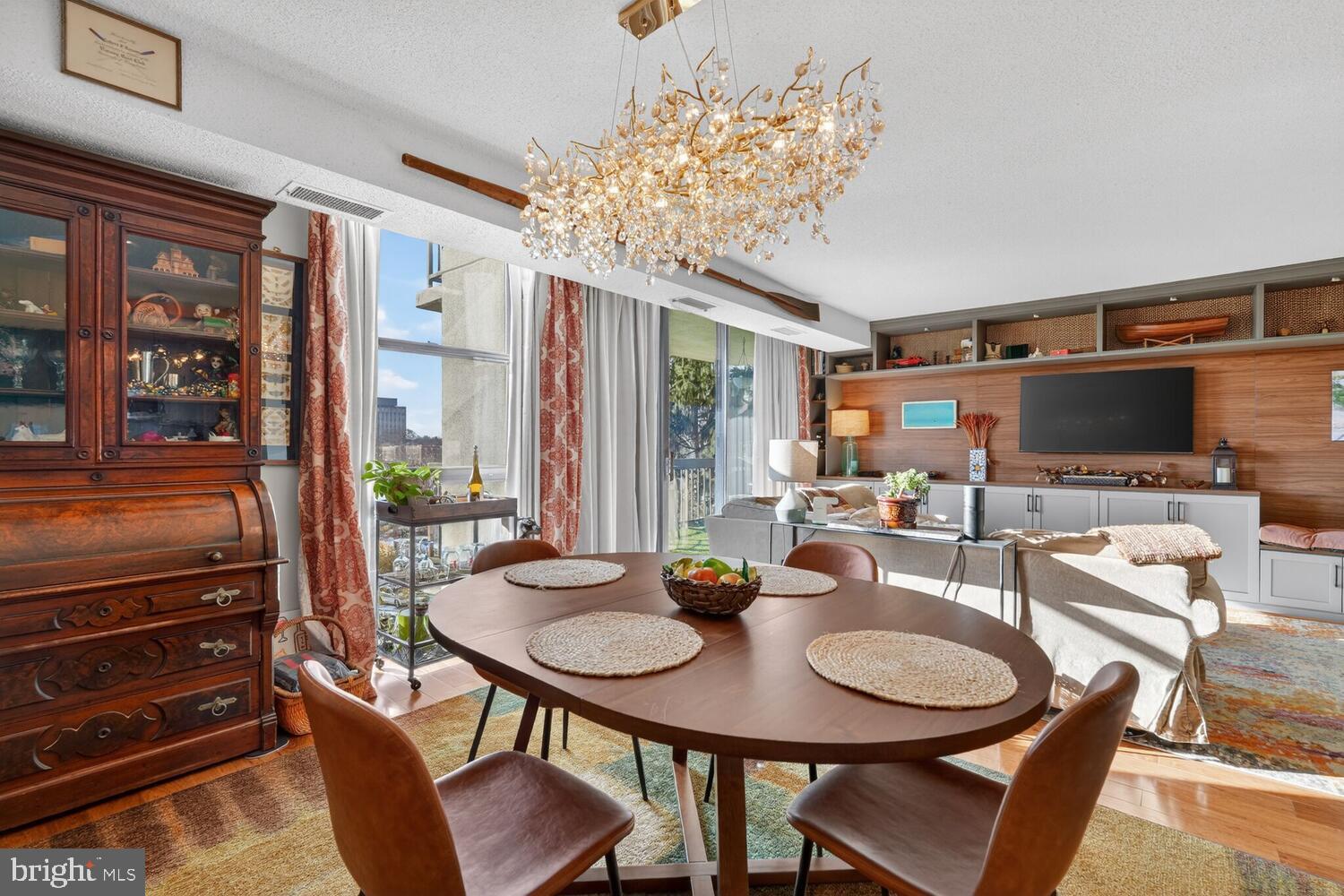 BARKLEY CONDO - Residential