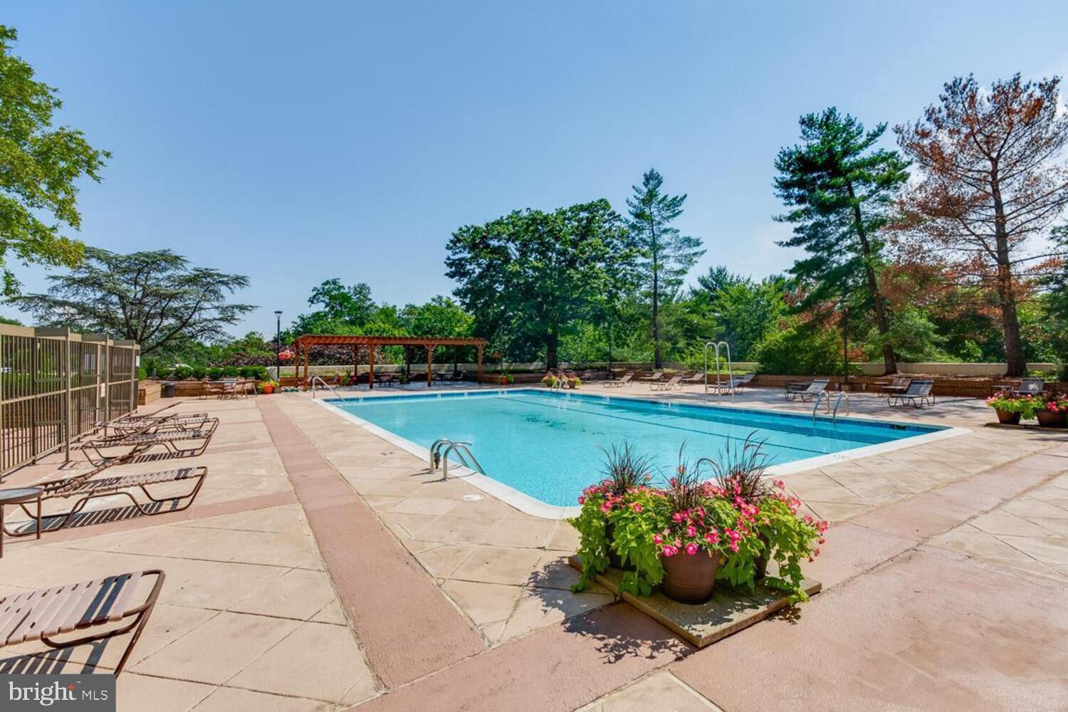 BARKLEY CONDO - Residential
