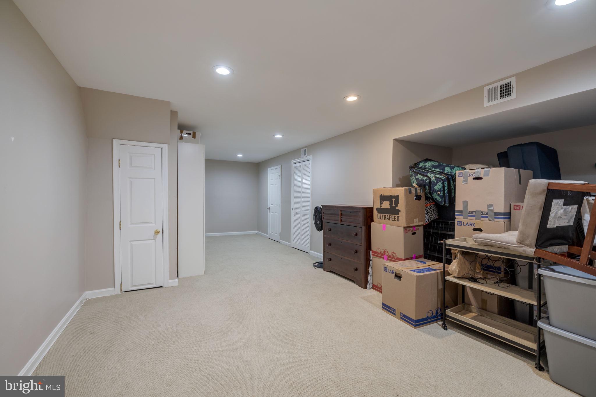 LANDSDOWNE - Residential
