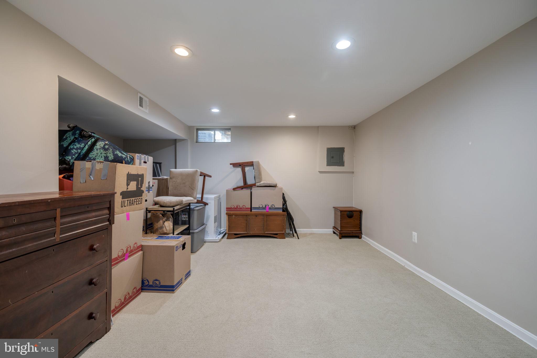 LANDSDOWNE - Residential
