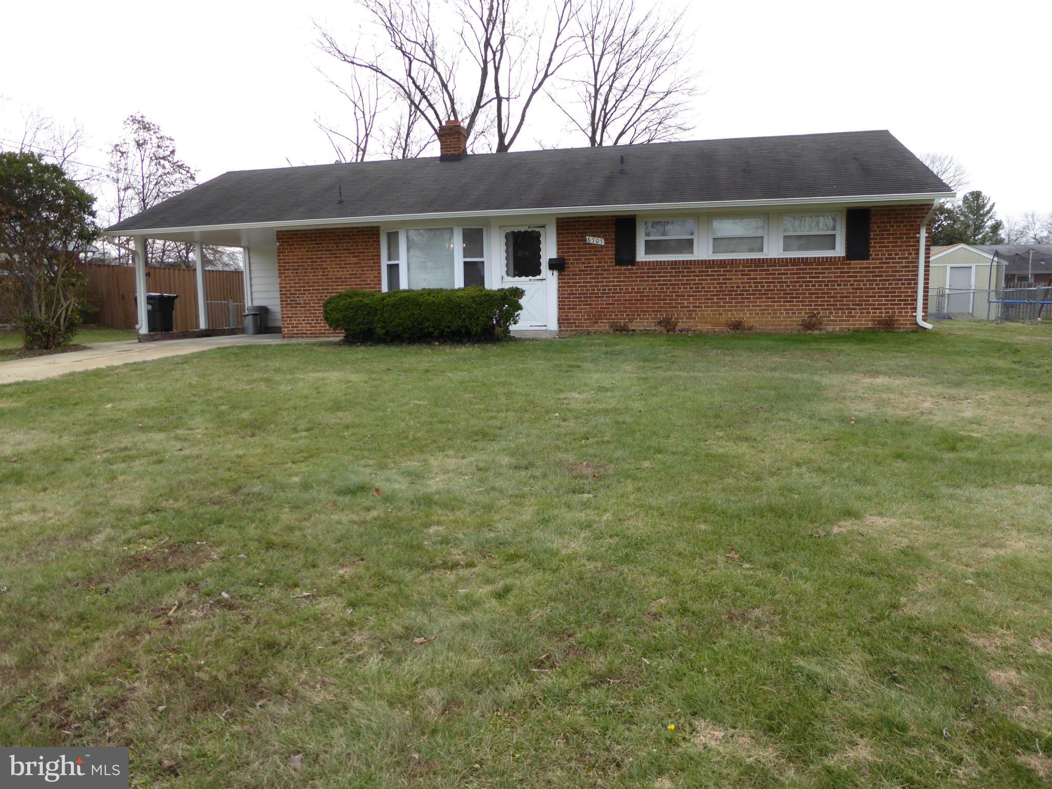 GREAT LOCATION FOR ACCESS TO ALL MAJOR THOROUGHFARES, SHOPPING, EATERIES, ENTERTAINMENT, HOUSE IS IN MOVE IN CONDITION.  3 BEDROOMS, UPDATED KITCHEN, BATH HAS BEEN UPDATED, CARPORT WITH LAUNDRY ROOM ATTACHED.SHED IN THE REAR YARD.  YARD IS FLAT AND EASY TO MAINTAIN.GREAT OPEN FLOOR PLAN. EXTRA LARGE FLAT LOT