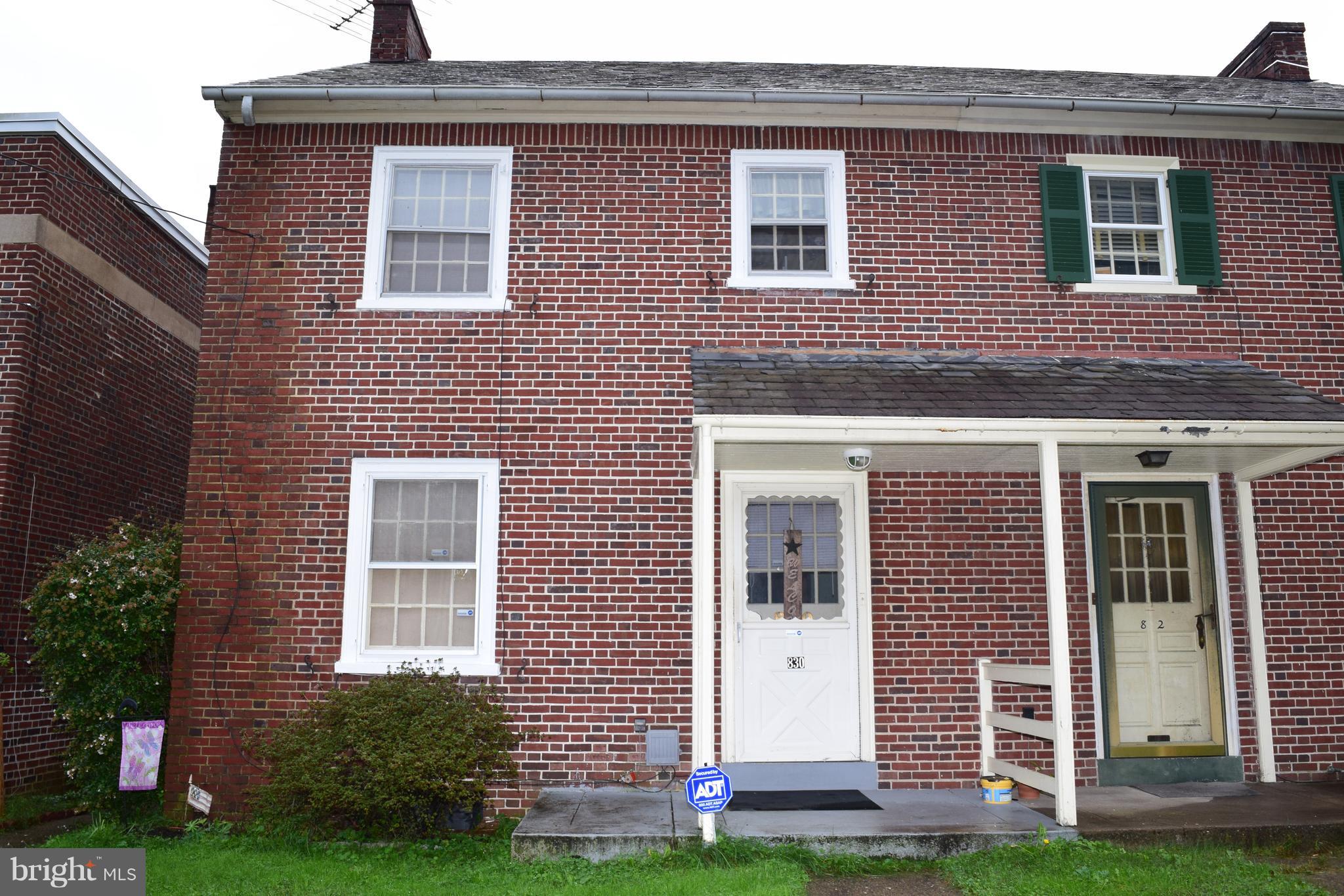 Fantastic Semi-detached 3 bed/1 bath on a quiet street with plenty of parking. Hardwood floors throughout, covered rear porch, updated hot water heater and many other updates, and a full dining room with breakfast bar! This home is ready to sell!