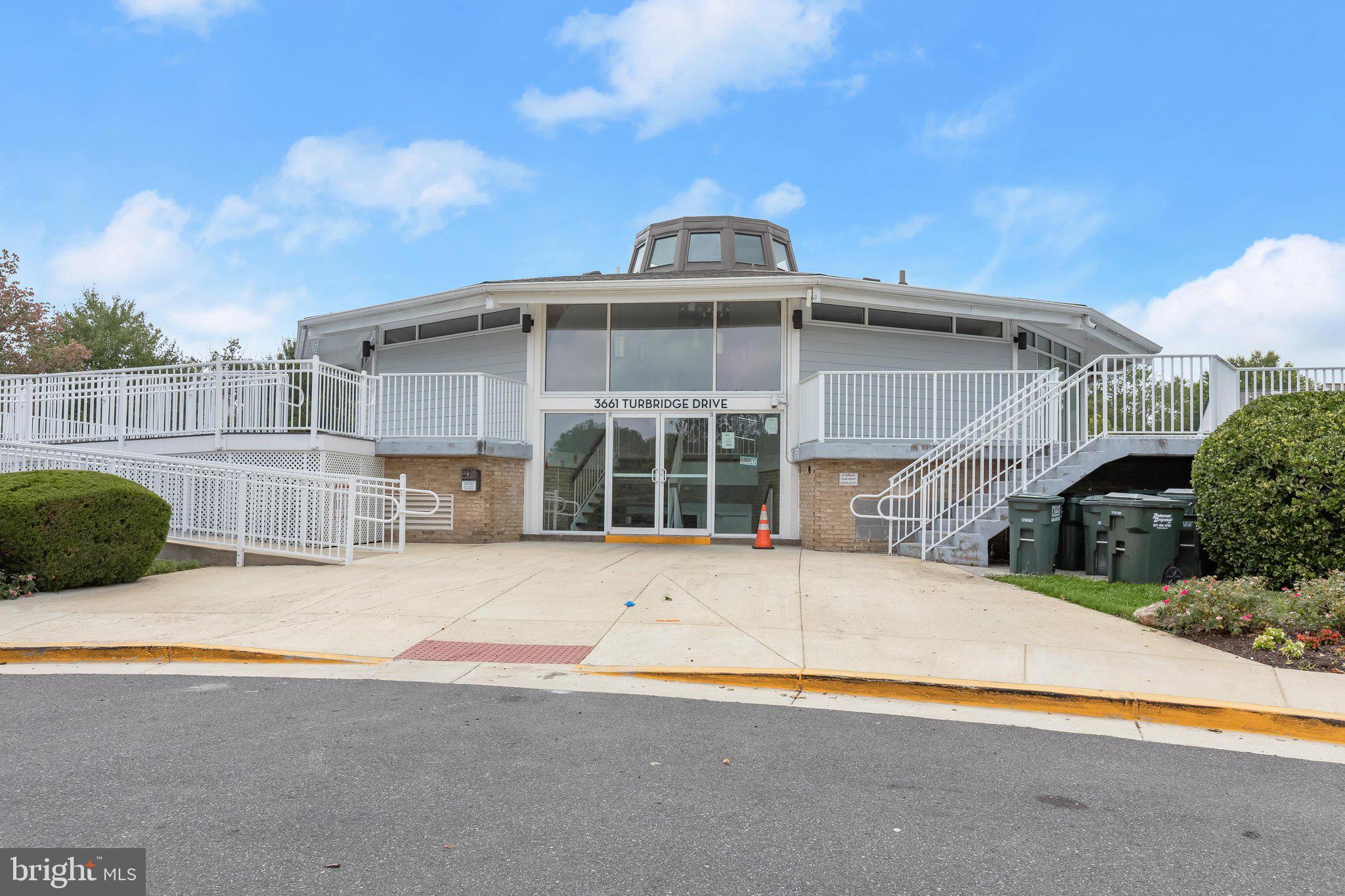 SILVER SPRING CNTRY CLUB - Residential