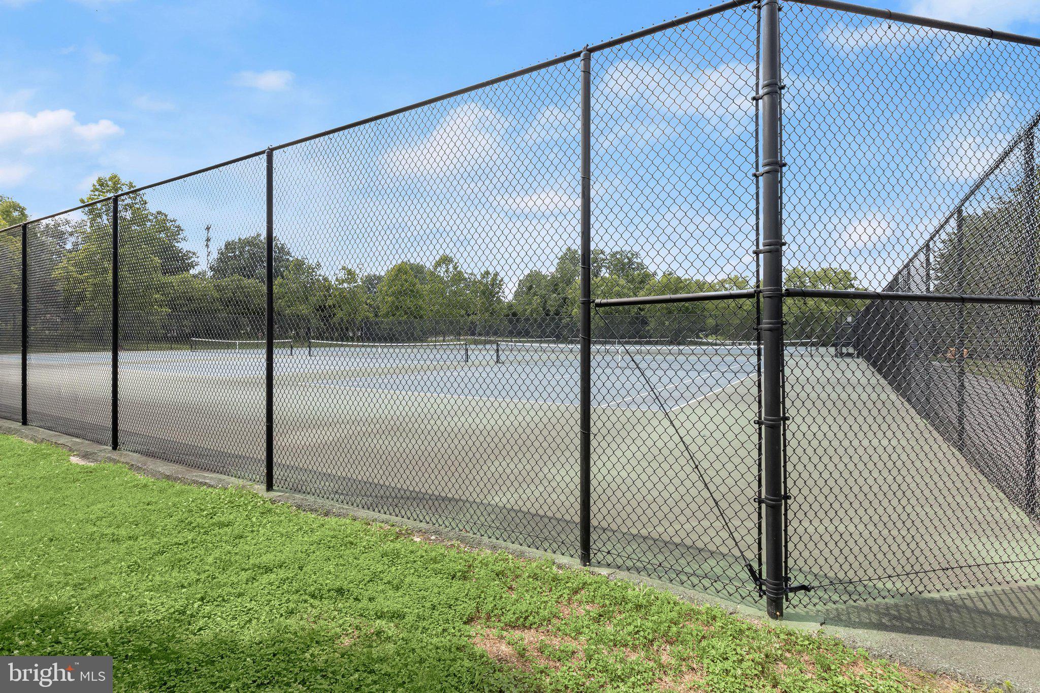SILVER SPRING CNTRY CLUB - Residential