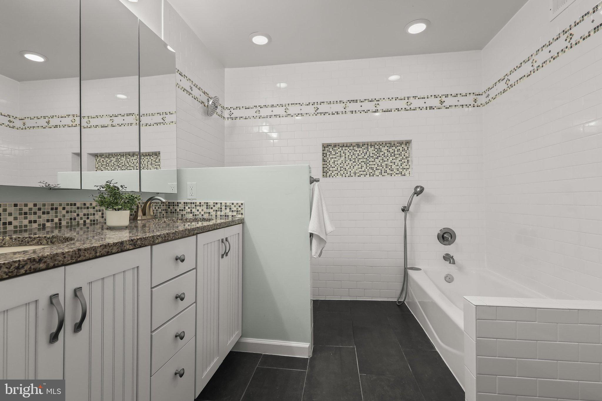 SILVER SPRING CNTRY CLUB - Residential