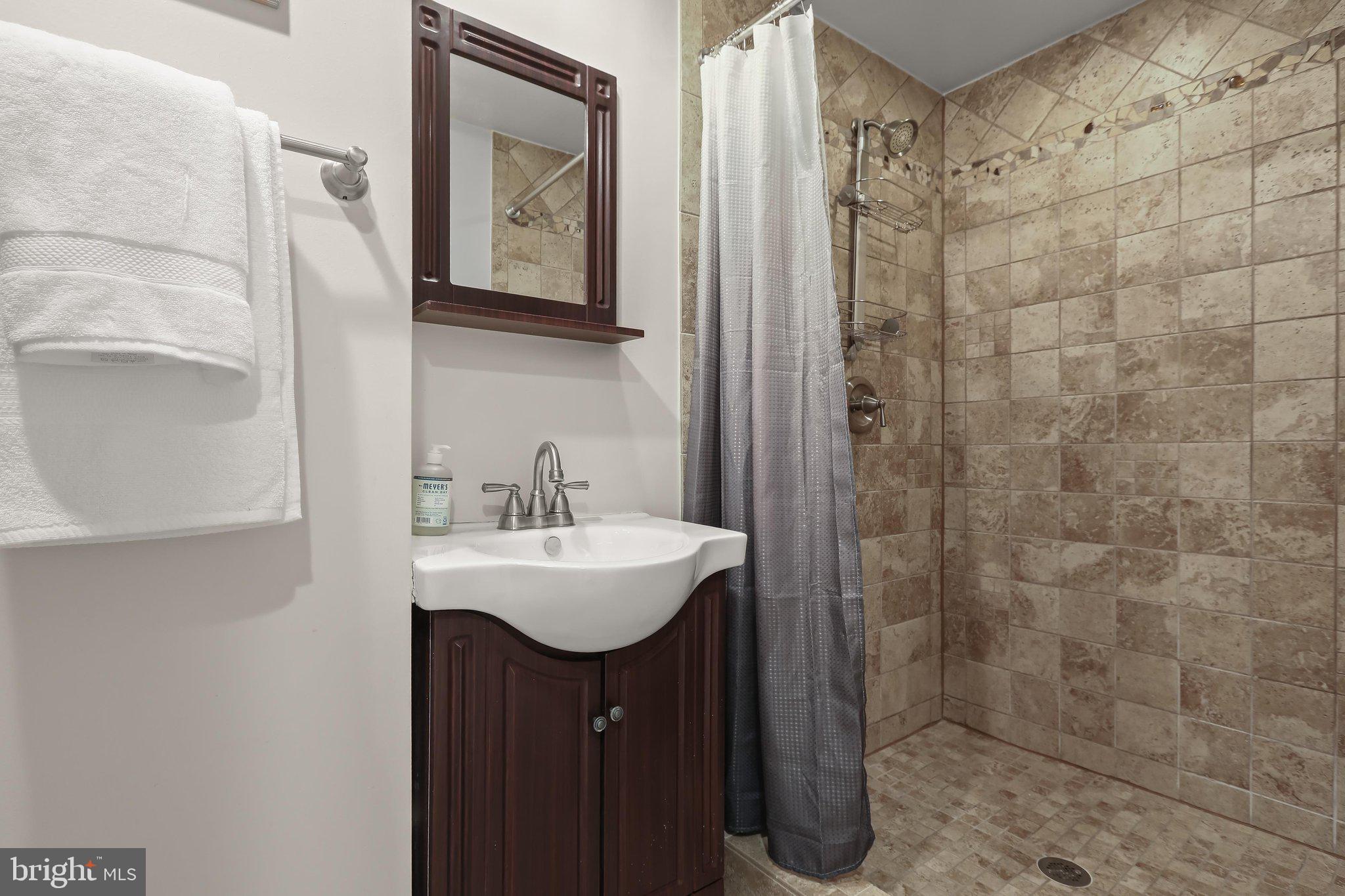 SILVER SPRING CNTRY CLUB - Residential