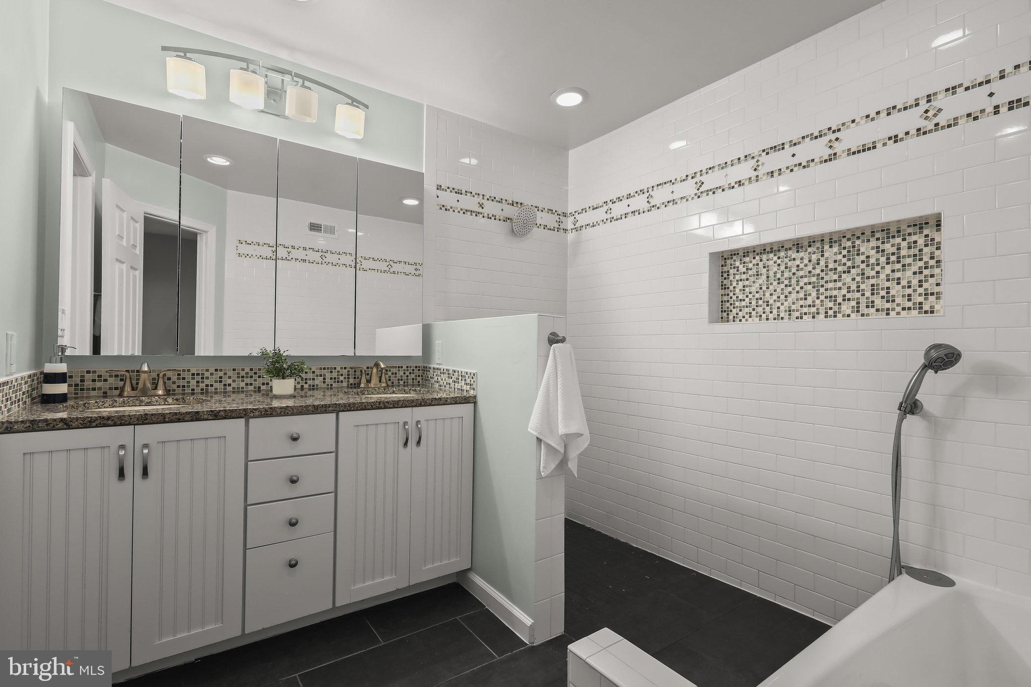 SILVER SPRING CNTRY CLUB - Residential