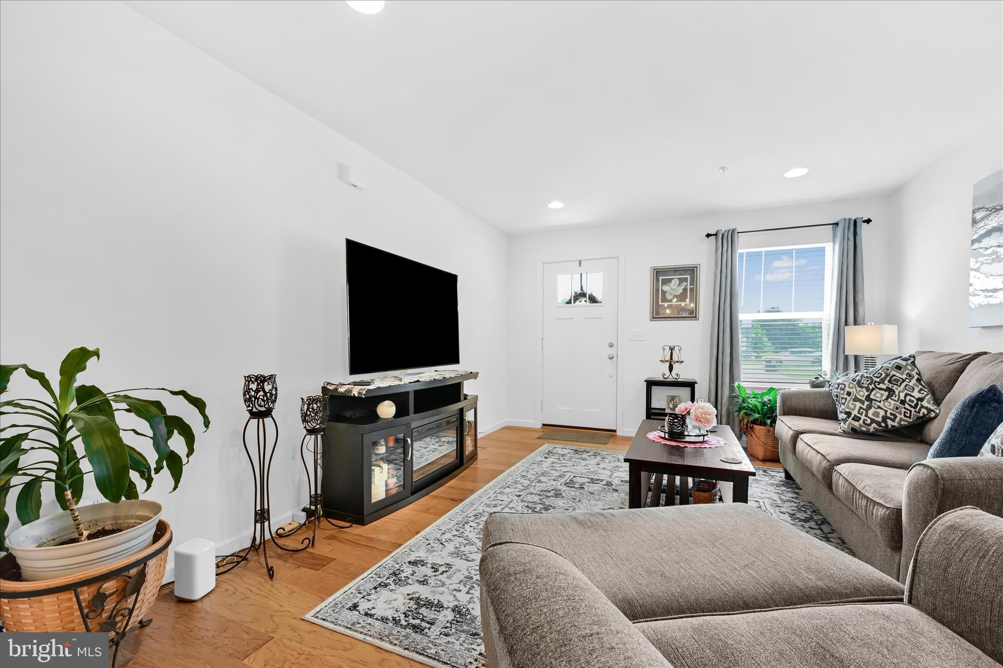 MAYAPPLE WOODS - Residential