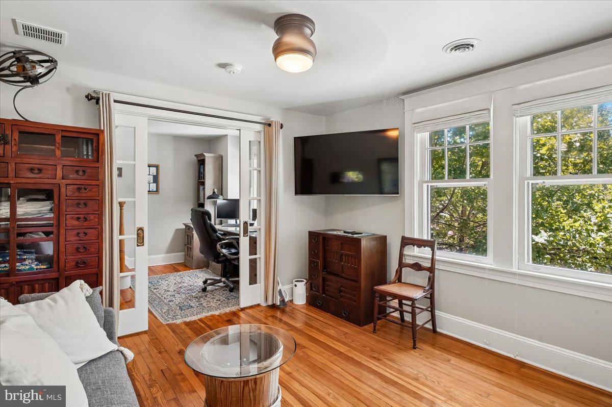 MURRAY HILL - Residential