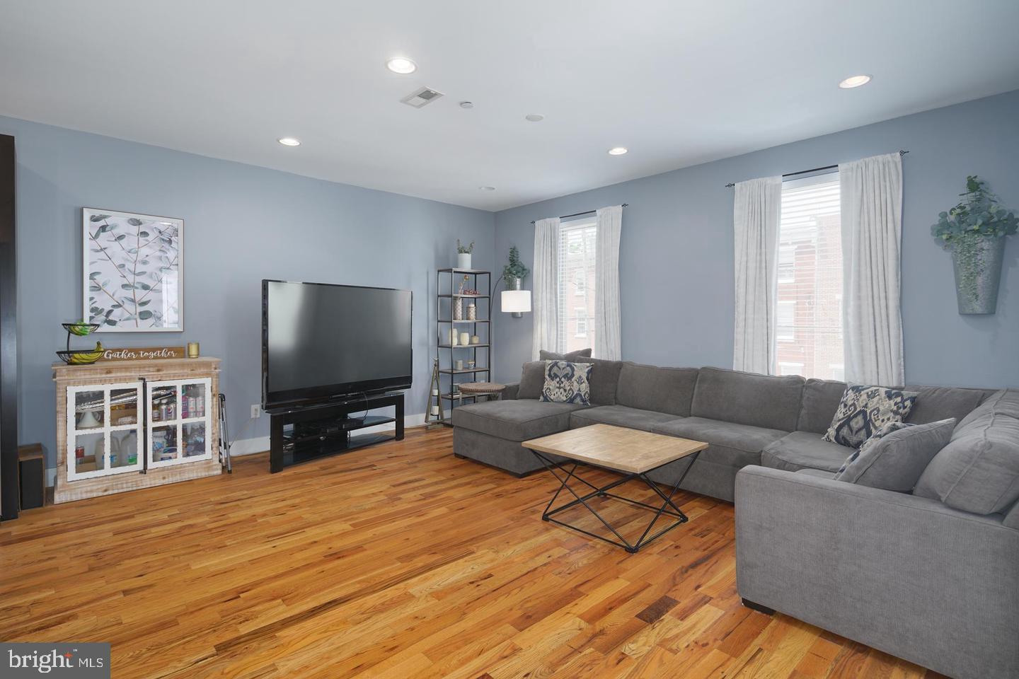 ART MUSEUM AREA - Residential Lease
