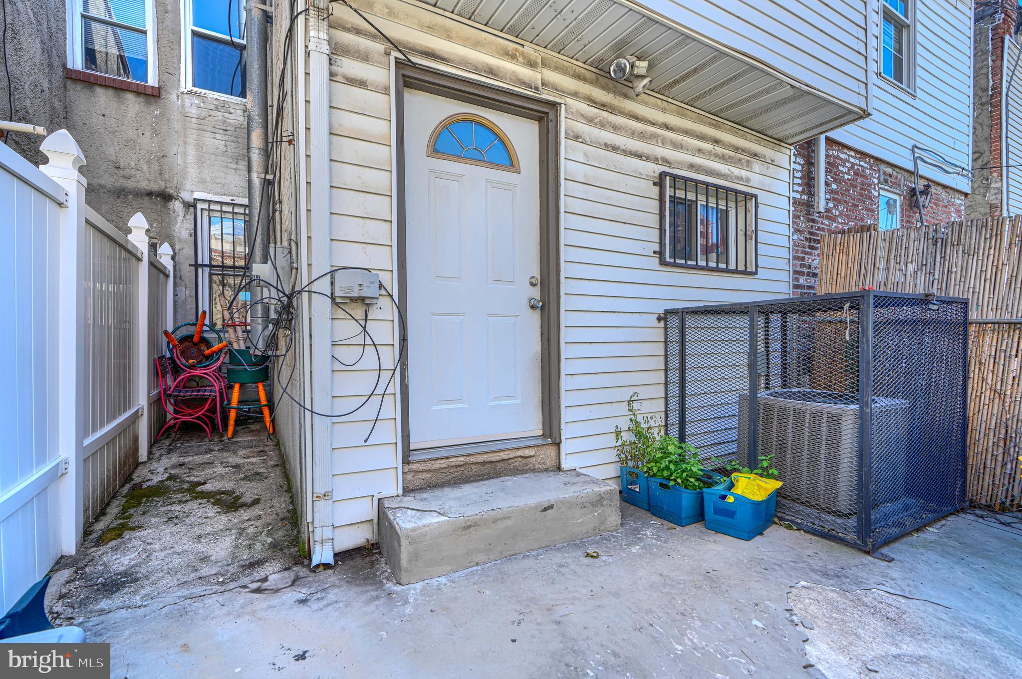 EAST SIDE - Residential